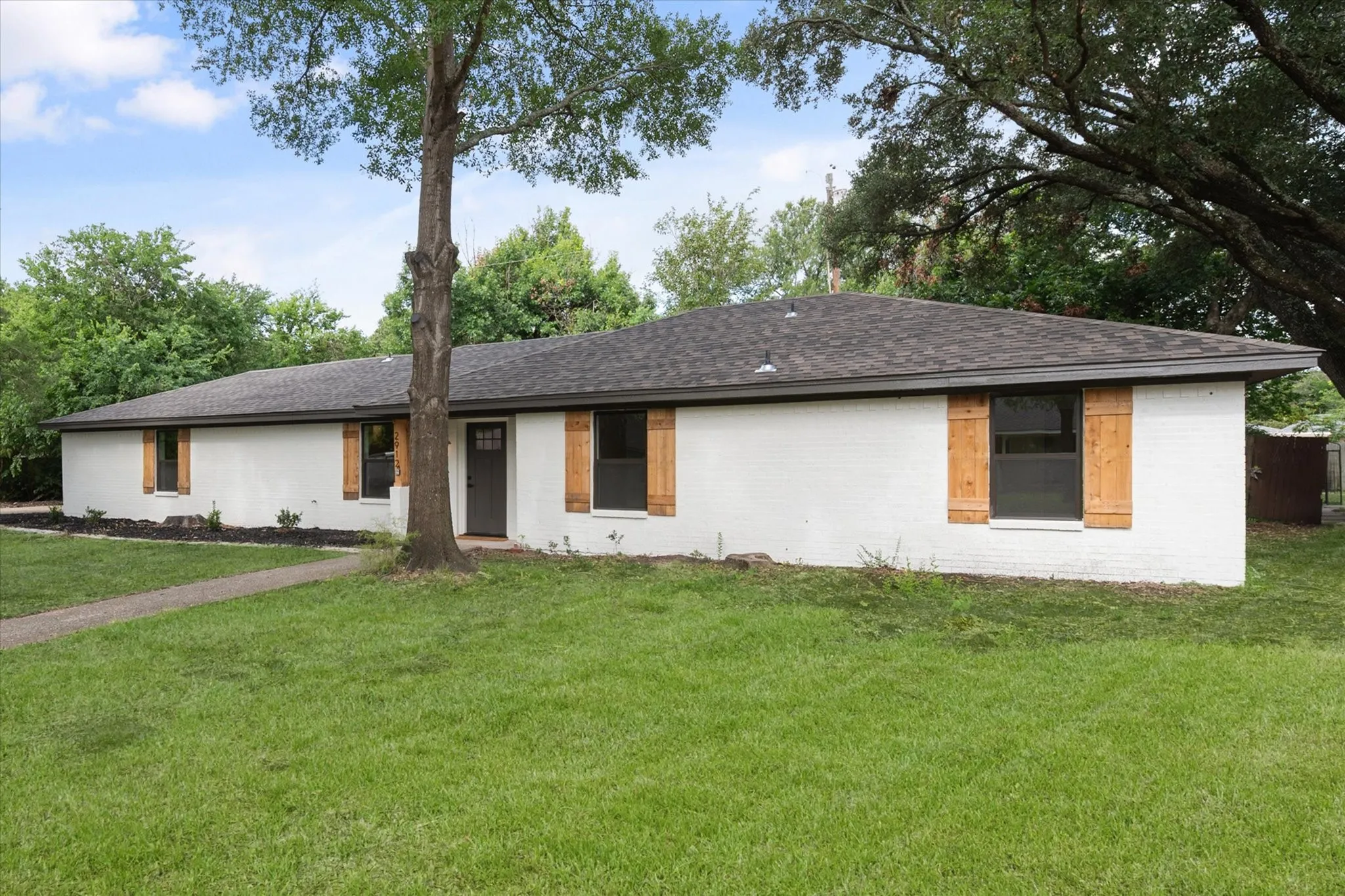 Single Family Residence For Sale in Navarro County , 2912 Purdue Drive, Corsicana, Texas 75110, 4 Bedroom, 3 Bathroom, Garage spaces, 1,818 Sqft, built in 1970, mls#21331272, Real Estate Agent in Corsicana, Homes For Sale in Navarro county, Homes For Sale in Corsicana, Realtor in Corsicana Texas, Real Estate Brokerage Independent Realty Texas, Luminita Cordes Realtor