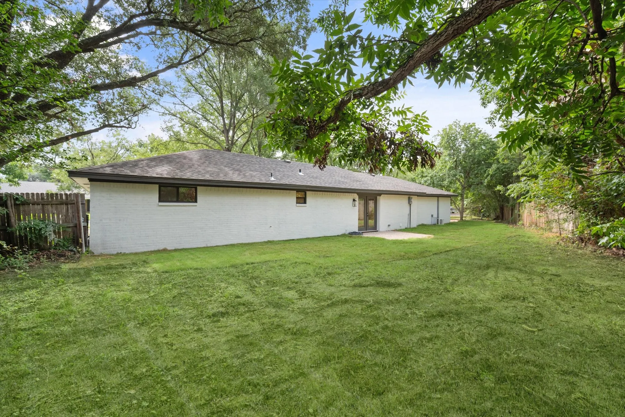 Single Family Residence For Sale in Navarro County , 2912 Purdue Drive, Corsicana, Texas 75110, 4 Bedroom, 3 Bathroom, Garage spaces, 1,818 Sqft, built in 1970, mls#21331272, Real Estate Agent in Corsicana, Homes For Sale in Navarro county, Homes For Sale in Corsicana, Realtor in Corsicana Texas, Real Estate Brokerage Independent Realty Texas, Luminita Cordes Realtor