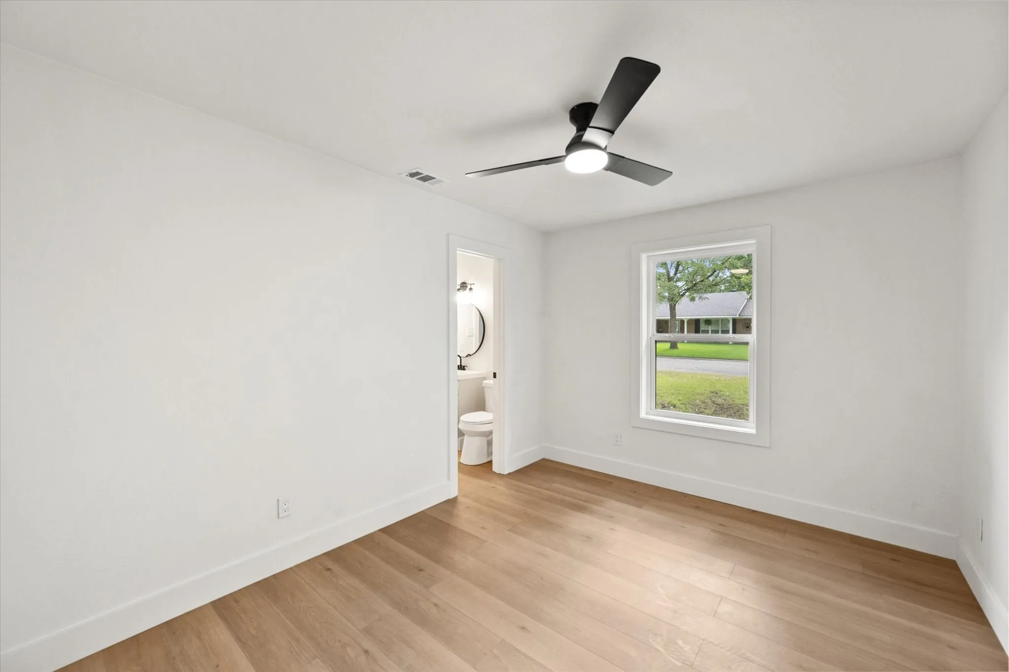 Single Family Residence For Sale in Navarro County , 2912 Purdue Drive, Corsicana, Texas 75110, 4 Bedroom, 3 Bathroom, Garage spaces, 1,818 Sqft, built in 1970, mls#21331272, Real Estate Agent in Corsicana, Homes For Sale in Navarro county, Homes For Sale in Corsicana, Realtor in Corsicana Texas, Real Estate Brokerage Independent Realty Texas, Luminita Cordes Realtor