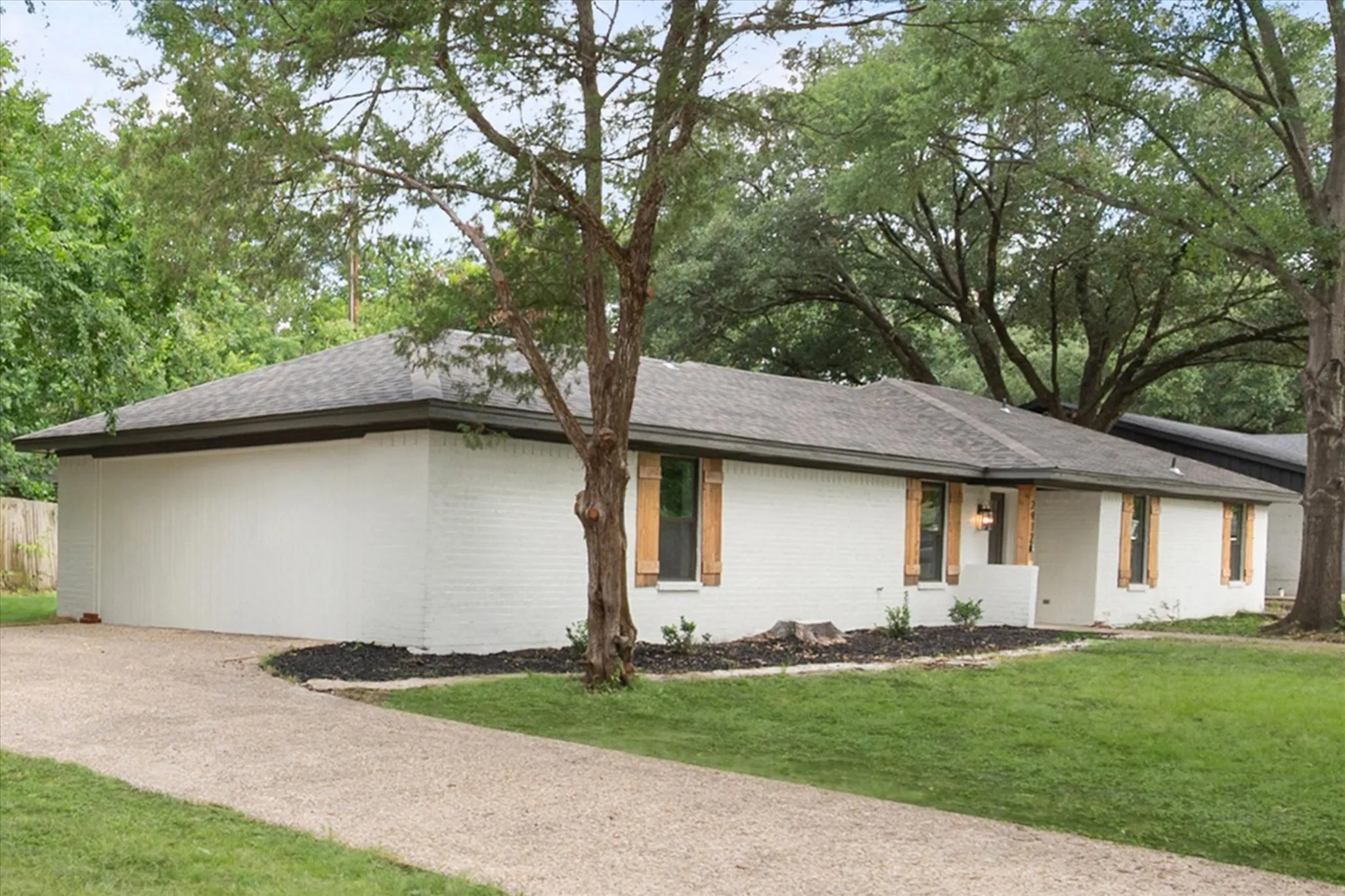 Single Family Residence For Sale in Navarro County , 2912 Purdue Drive, Corsicana, Texas 75110, 4 Bedroom, 3 Bathroom, Garage spaces, 1,818 Sqft, built in 1970, mls#21331272, Real Estate Agent in Corsicana, Homes For Sale in Navarro county, Homes For Sale in Corsicana, Realtor in Corsicana Texas, Real Estate Brokerage Independent Realty Texas, Luminita Cordes Realtor