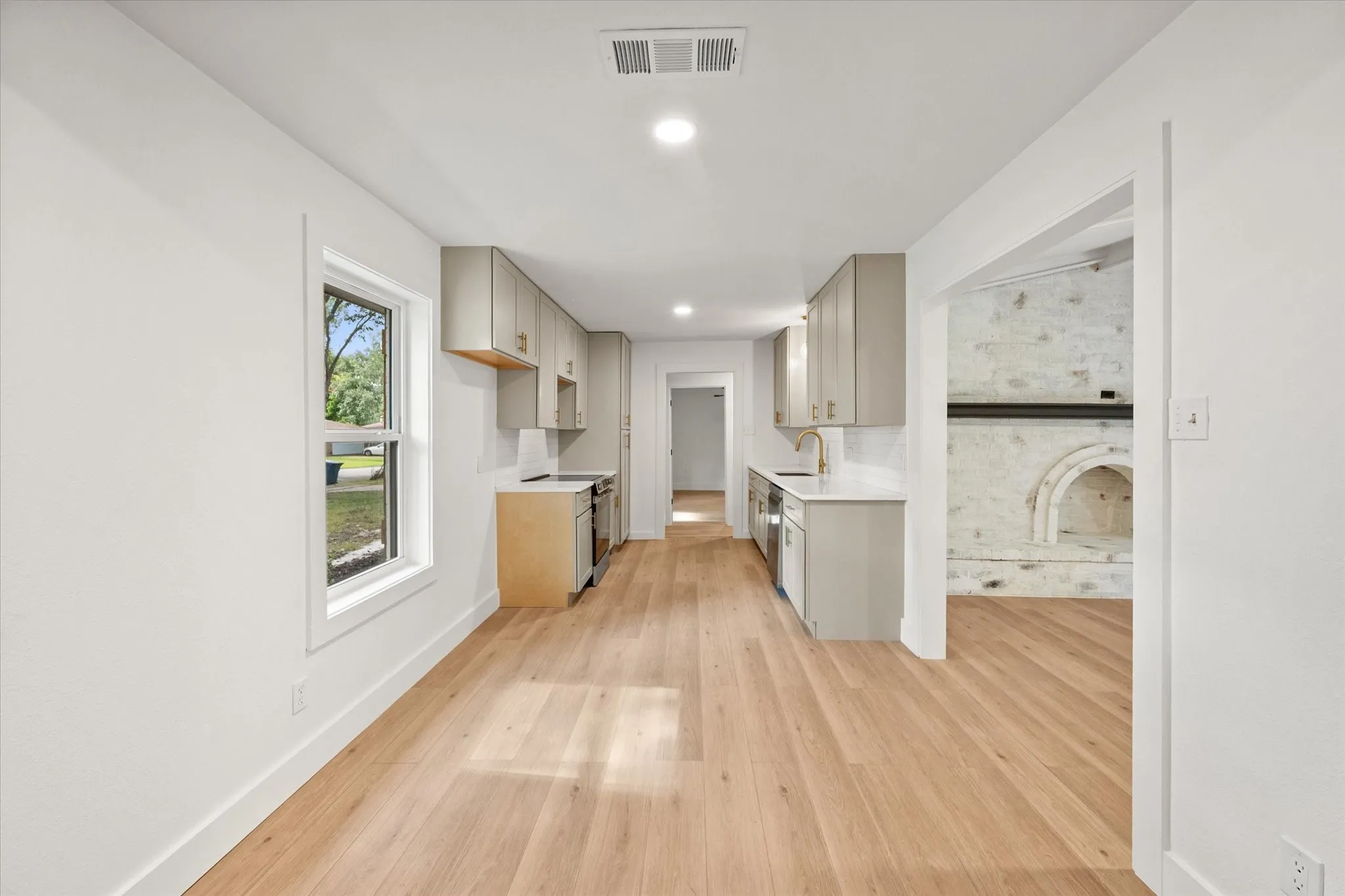 Single Family Residence For Sale in Navarro County , 2912 Purdue Drive, Corsicana, Texas 75110, 4 Bedroom, 3 Bathroom, Garage spaces, 1,818 Sqft, built in 1970, mls#21331272, Real Estate Agent in Corsicana, Homes For Sale in Navarro county, Homes For Sale in Corsicana, Realtor in Corsicana Texas, Real Estate Brokerage Independent Realty Texas, Luminita Cordes Realtor