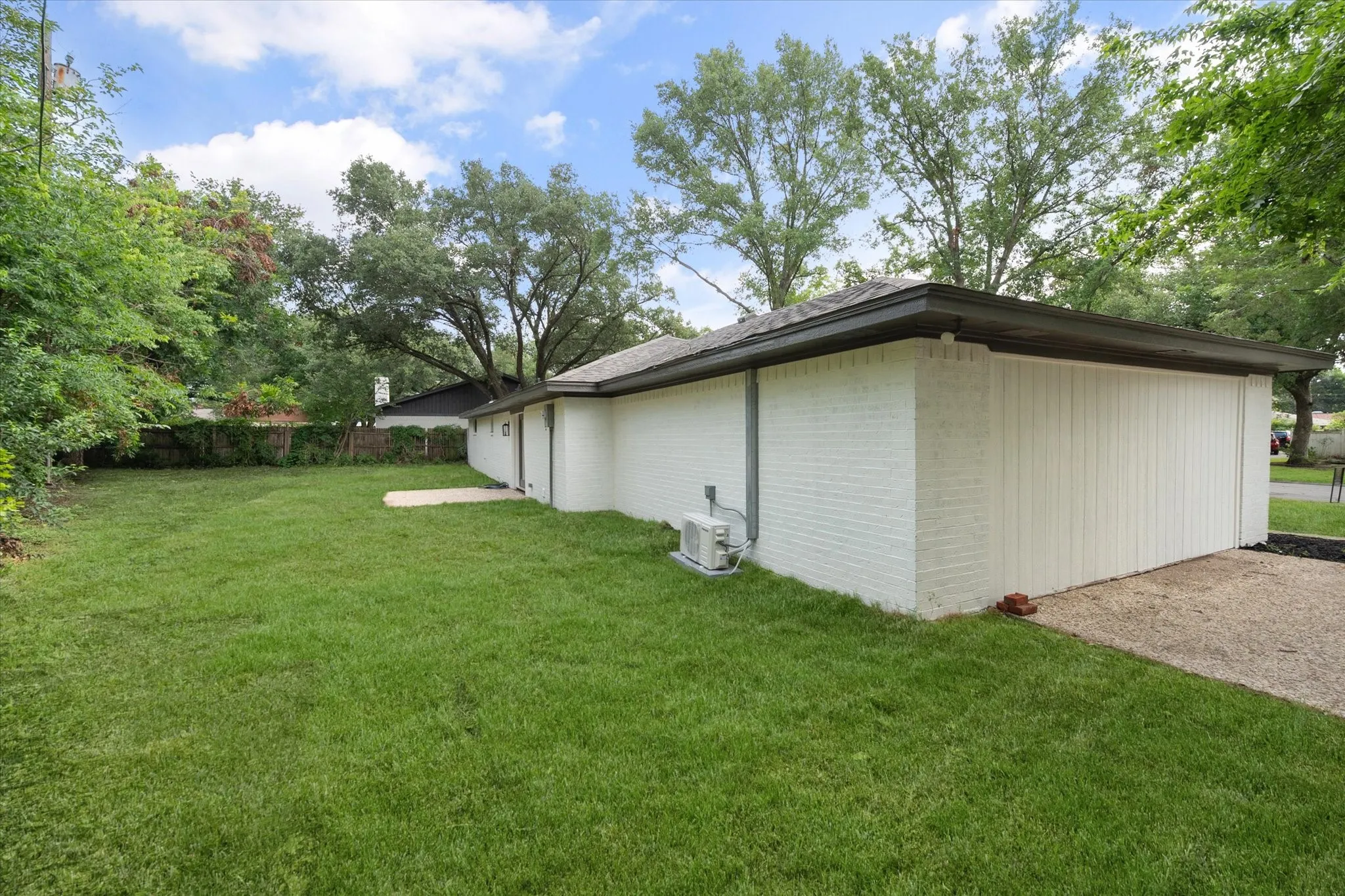 Single Family Residence For Sale in Navarro County , 2912 Purdue Drive, Corsicana, Texas 75110, 4 Bedroom, 3 Bathroom, Garage spaces, 1,818 Sqft, built in 1970, mls#21331272, Real Estate Agent in Corsicana, Homes For Sale in Navarro county, Homes For Sale in Corsicana, Realtor in Corsicana Texas, Real Estate Brokerage Independent Realty Texas, Luminita Cordes Realtor