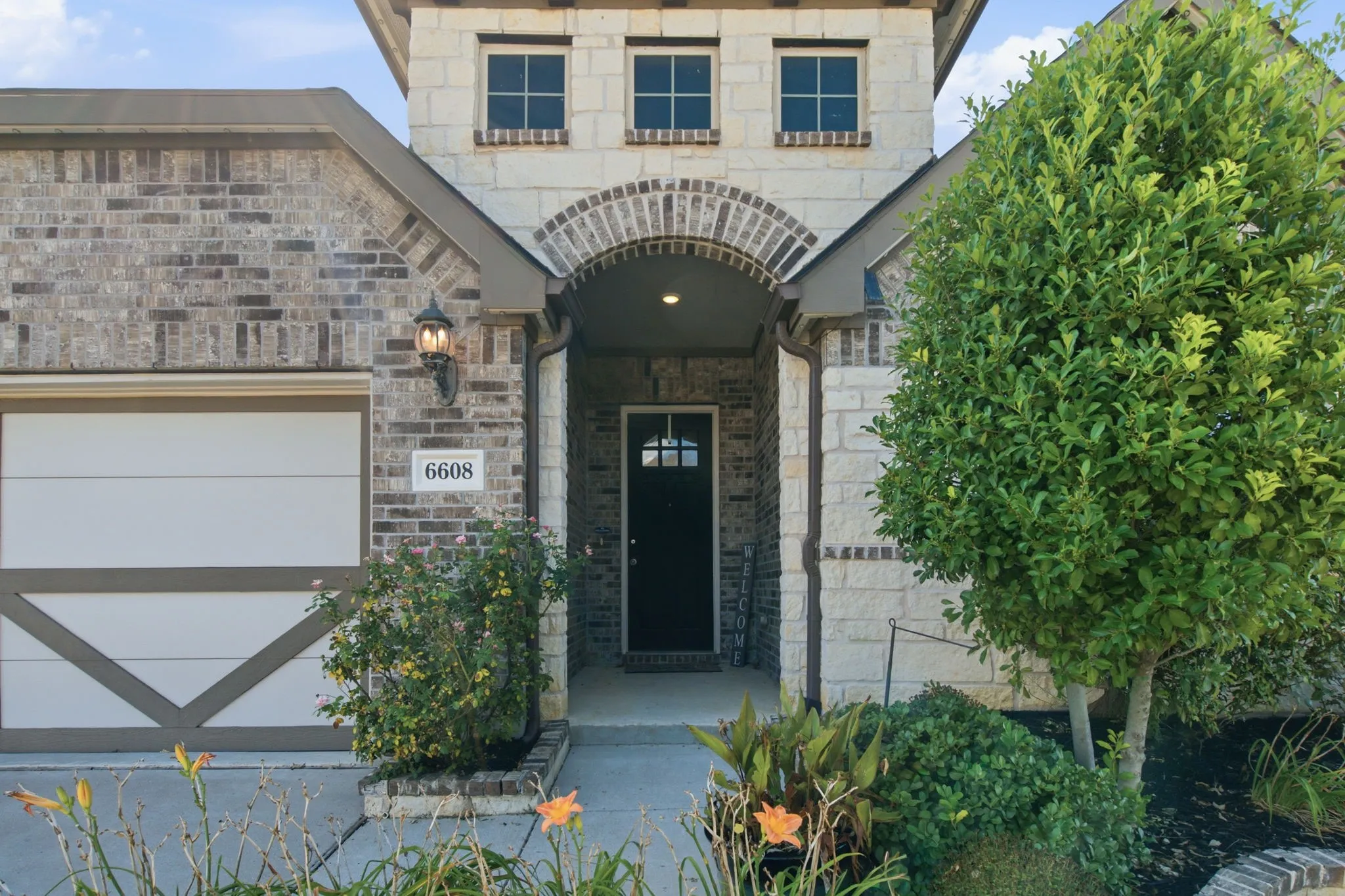Single Family Residence For Sale in Denton County , 6608 Woodmere Court, Denton, Texas 76226, 4 Bedroom, 3 Bathroom, 2 Garage spaces, 2,224 Sqft, built in 2020, mls#21328846, Real Estate Agent in Denton, Homes For Sale in Denton county, Homes For Sale in Denton, Realtor in Denton Texas, Real Estate Brokerage Independent Realty Texas, Luminita Cordes Realtor