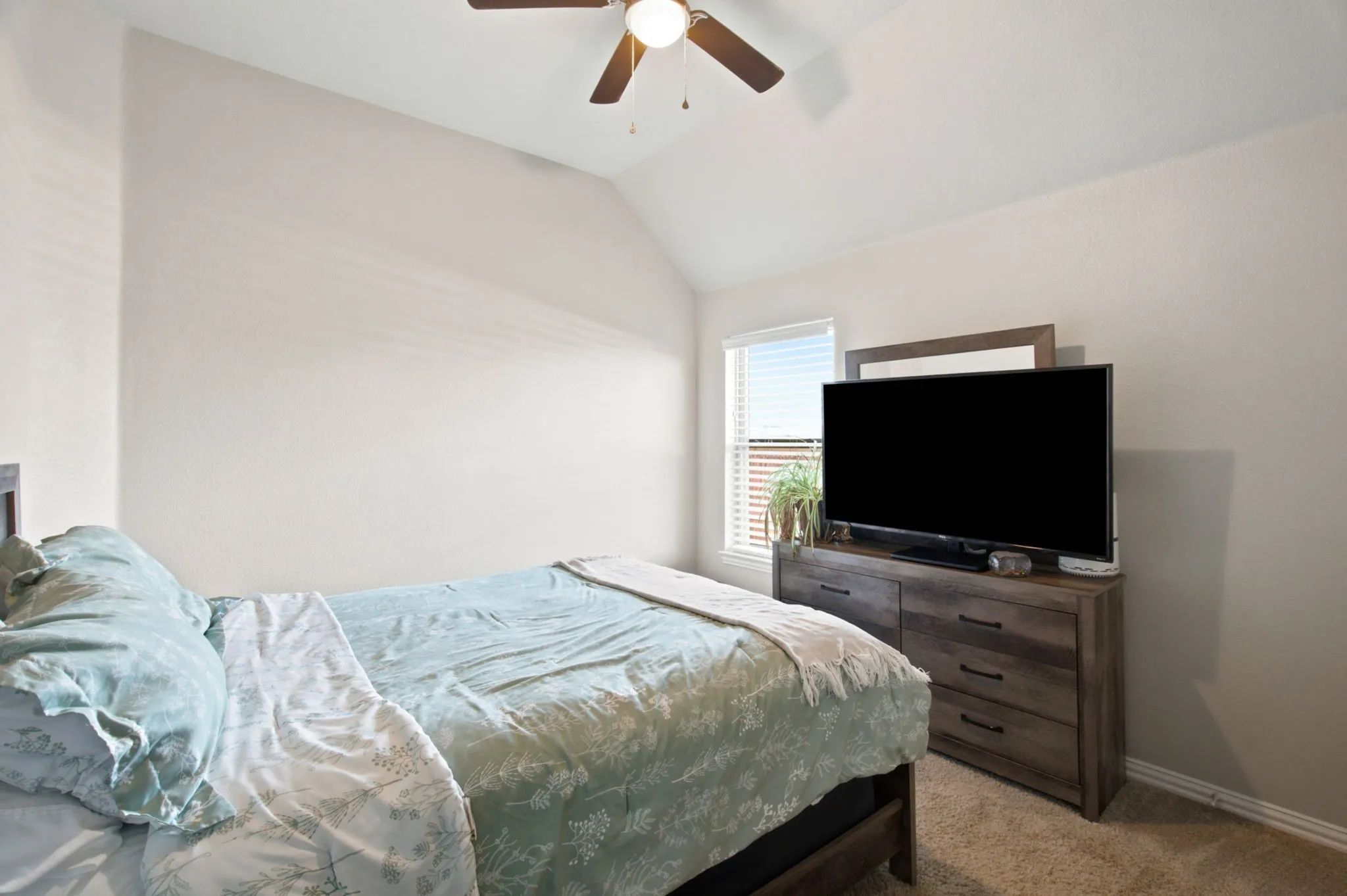 Single Family Residence For Sale in Denton County , 6608 Woodmere Court, Denton, Texas 76226, 4 Bedroom, 3 Bathroom, 2 Garage spaces, 2,224 Sqft, built in 2020, mls#21328846, Real Estate Agent in Denton, Homes For Sale in Denton county, Homes For Sale in Denton, Realtor in Denton Texas, Real Estate Brokerage Independent Realty Texas, Luminita Cordes Realtor