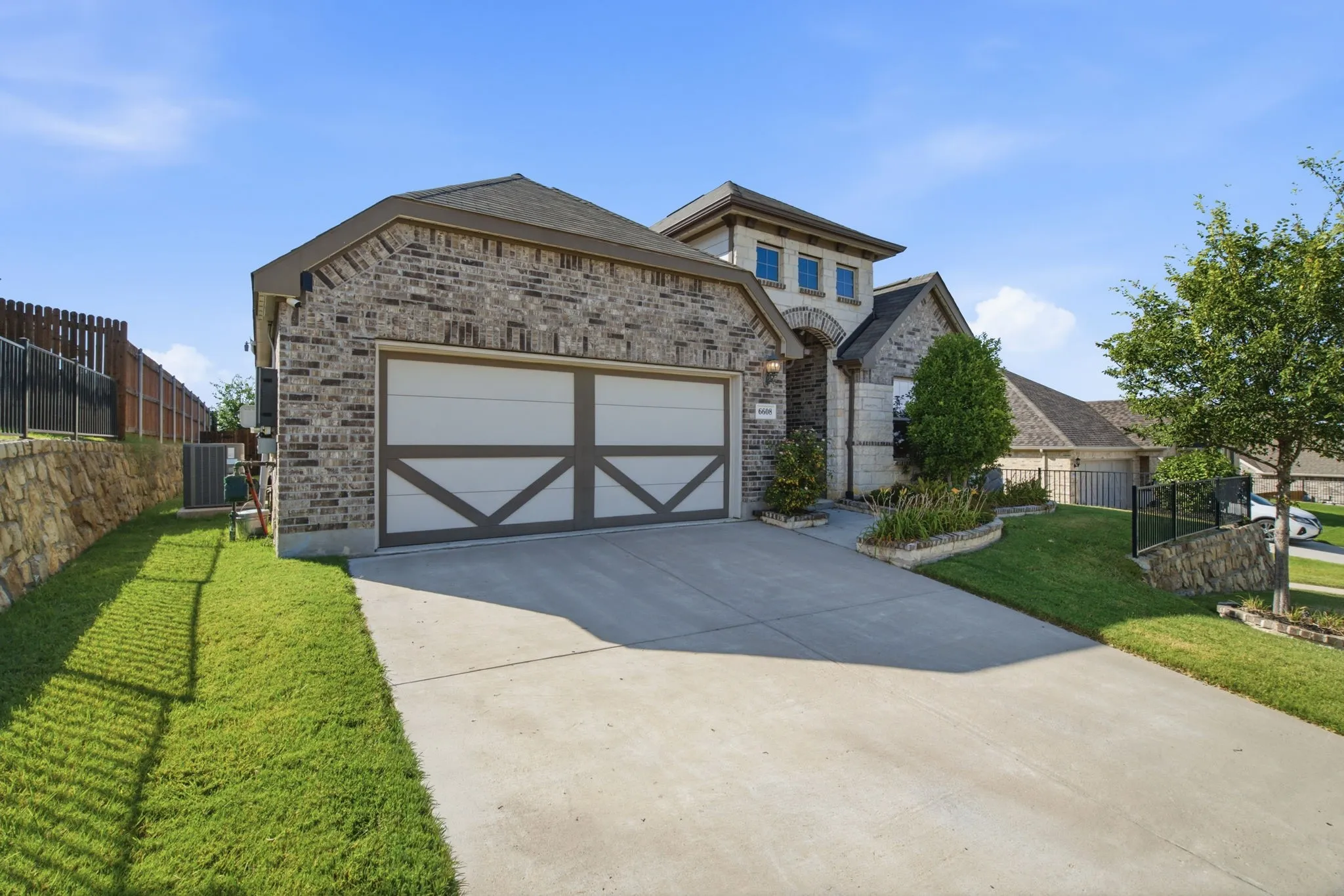 Single Family Residence For Sale in Denton County , 6608 Woodmere Court, Denton, Texas 76226, 4 Bedroom, 3 Bathroom, 2 Garage spaces, 2,224 Sqft, built in 2020, mls#21328846, Real Estate Agent in Denton, Homes For Sale in Denton county, Homes For Sale in Denton, Realtor in Denton Texas, Real Estate Brokerage Independent Realty Texas, Luminita Cordes Realtor