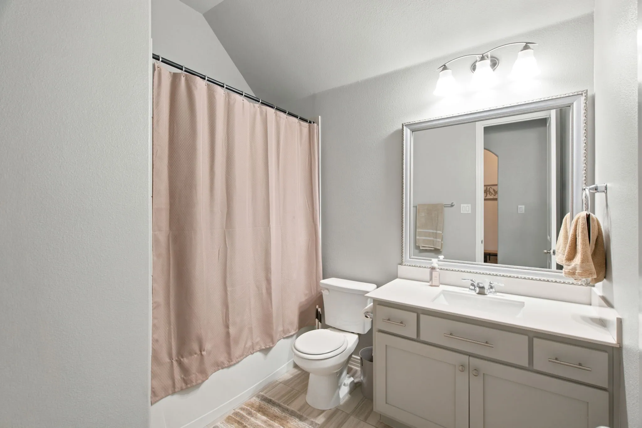 Single Family Residence For Sale in Denton County , 6608 Woodmere Court, Denton, Texas 76226, 4 Bedroom, 3 Bathroom, 2 Garage spaces, 2,224 Sqft, built in 2020, mls#21328846, Real Estate Agent in Denton, Homes For Sale in Denton county, Homes For Sale in Denton, Realtor in Denton Texas, Real Estate Brokerage Independent Realty Texas, Luminita Cordes Realtor