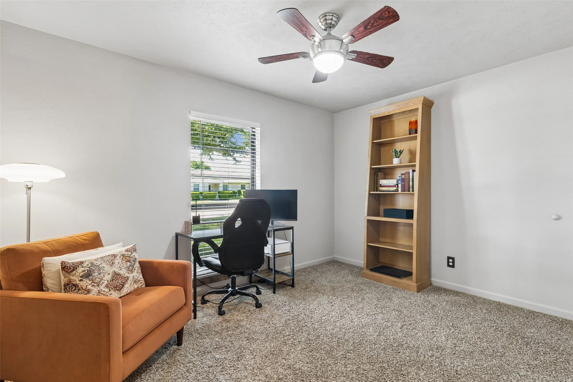 Single Family Residence For Sale in Denton County , 5069 Aztec Drive, The Colony, Texas 75056, 3 Bedroom, 2 Bathroom, 2 Garage spaces, 1,699 Sqft, built in 1974, mls#21314039, Real Estate Agent in The Colony, Homes For Sale in Denton county, Homes For Sale in The Colony, Realtor in The Colony Texas, Real Estate Brokerage Independent Realty Texas, Luminita Cordes Realtor