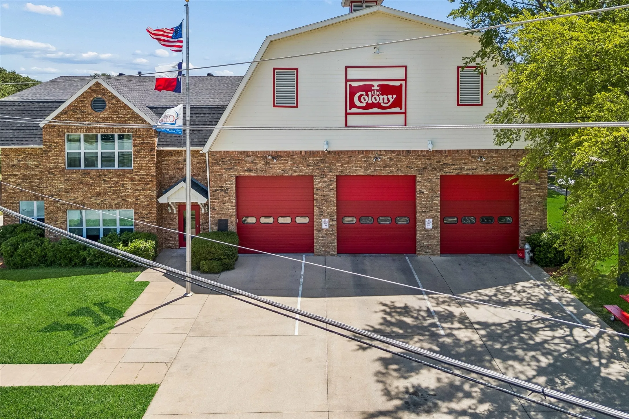 Single Family Residence For Sale in Denton County , 5069 Aztec Drive, The Colony, Texas 75056, 3 Bedroom, 2 Bathroom, 2 Garage spaces, 1,699 Sqft, built in 1974, mls#21314039, Real Estate Agent in The Colony, Homes For Sale in Denton county, Homes For Sale in The Colony, Realtor in The Colony Texas, Real Estate Brokerage Independent Realty Texas, Luminita Cordes Realtor