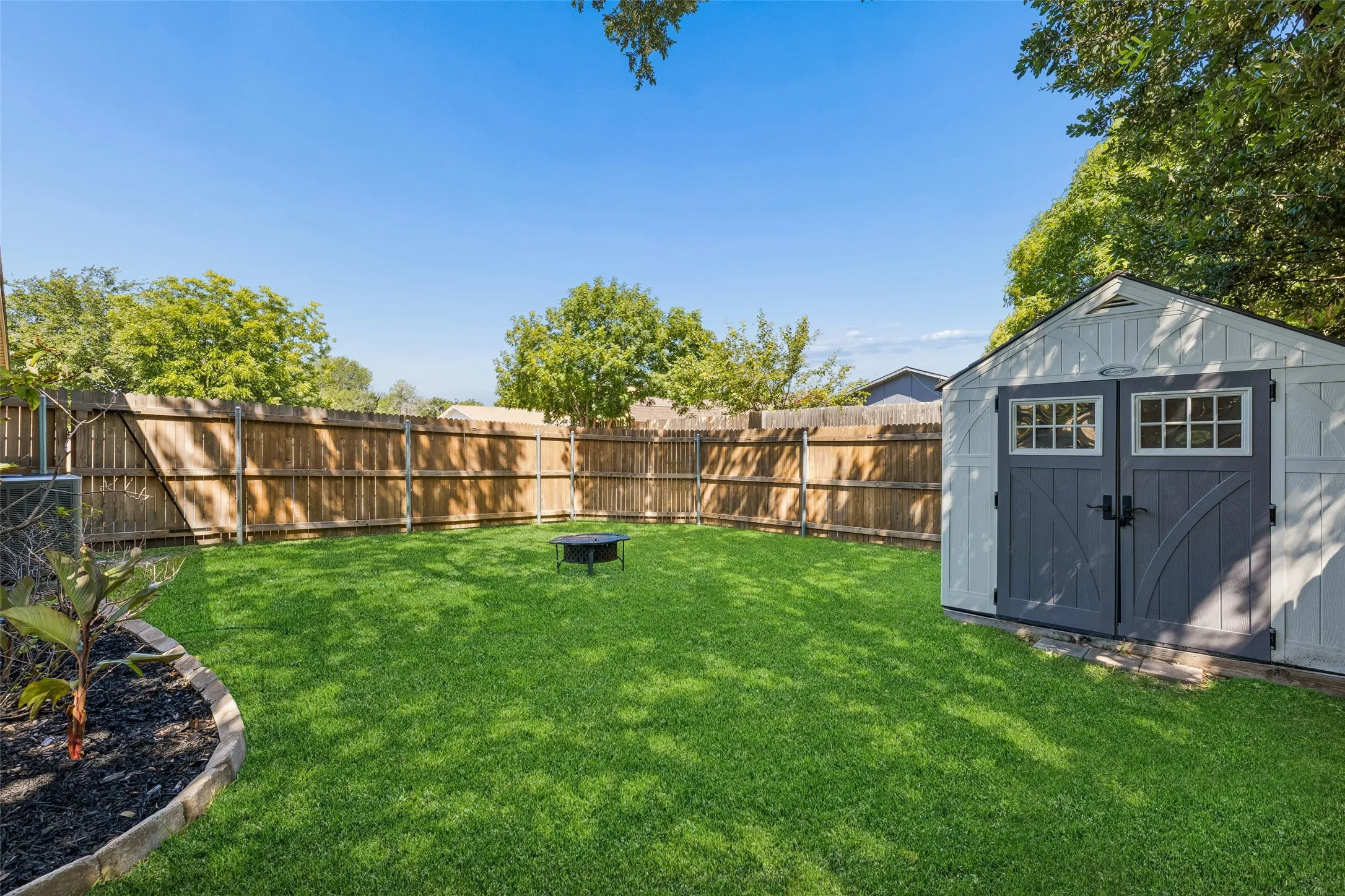Single Family Residence For Sale in Denton County , 5069 Aztec Drive, The Colony, Texas 75056, 3 Bedroom, 2 Bathroom, 2 Garage spaces, 1,699 Sqft, built in 1974, mls#21314039, Real Estate Agent in The Colony, Homes For Sale in Denton county, Homes For Sale in The Colony, Realtor in The Colony Texas, Real Estate Brokerage Independent Realty Texas, Luminita Cordes Realtor