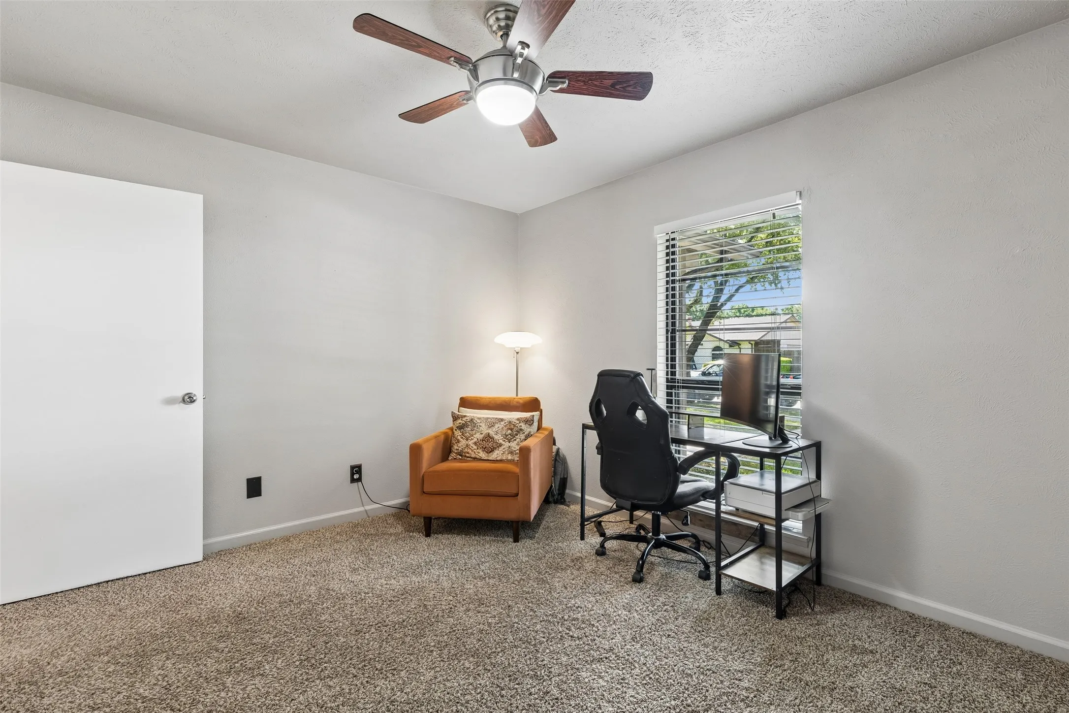 Single Family Residence For Sale in Denton County , 5069 Aztec Drive, The Colony, Texas 75056, 3 Bedroom, 2 Bathroom, 2 Garage spaces, 1,699 Sqft, built in 1974, mls#21314039, Real Estate Agent in The Colony, Homes For Sale in Denton county, Homes For Sale in The Colony, Realtor in The Colony Texas, Real Estate Brokerage Independent Realty Texas, Luminita Cordes Realtor