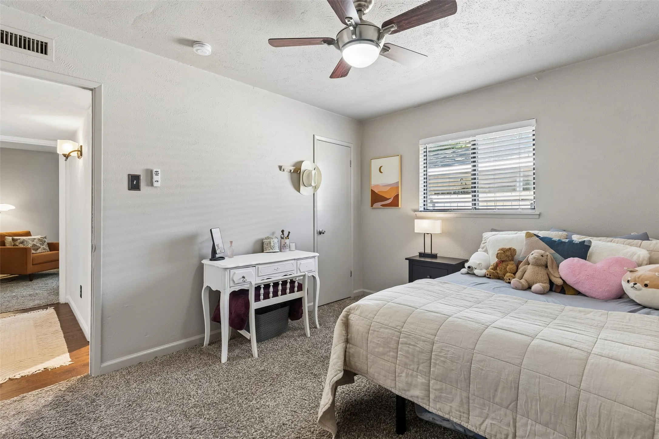 Single Family Residence For Sale in Denton County , 5069 Aztec Drive, The Colony, Texas 75056, 3 Bedroom, 2 Bathroom, 2 Garage spaces, 1,699 Sqft, built in 1974, mls#21314039, Real Estate Agent in The Colony, Homes For Sale in Denton county, Homes For Sale in The Colony, Realtor in The Colony Texas, Real Estate Brokerage Independent Realty Texas, Luminita Cordes Realtor