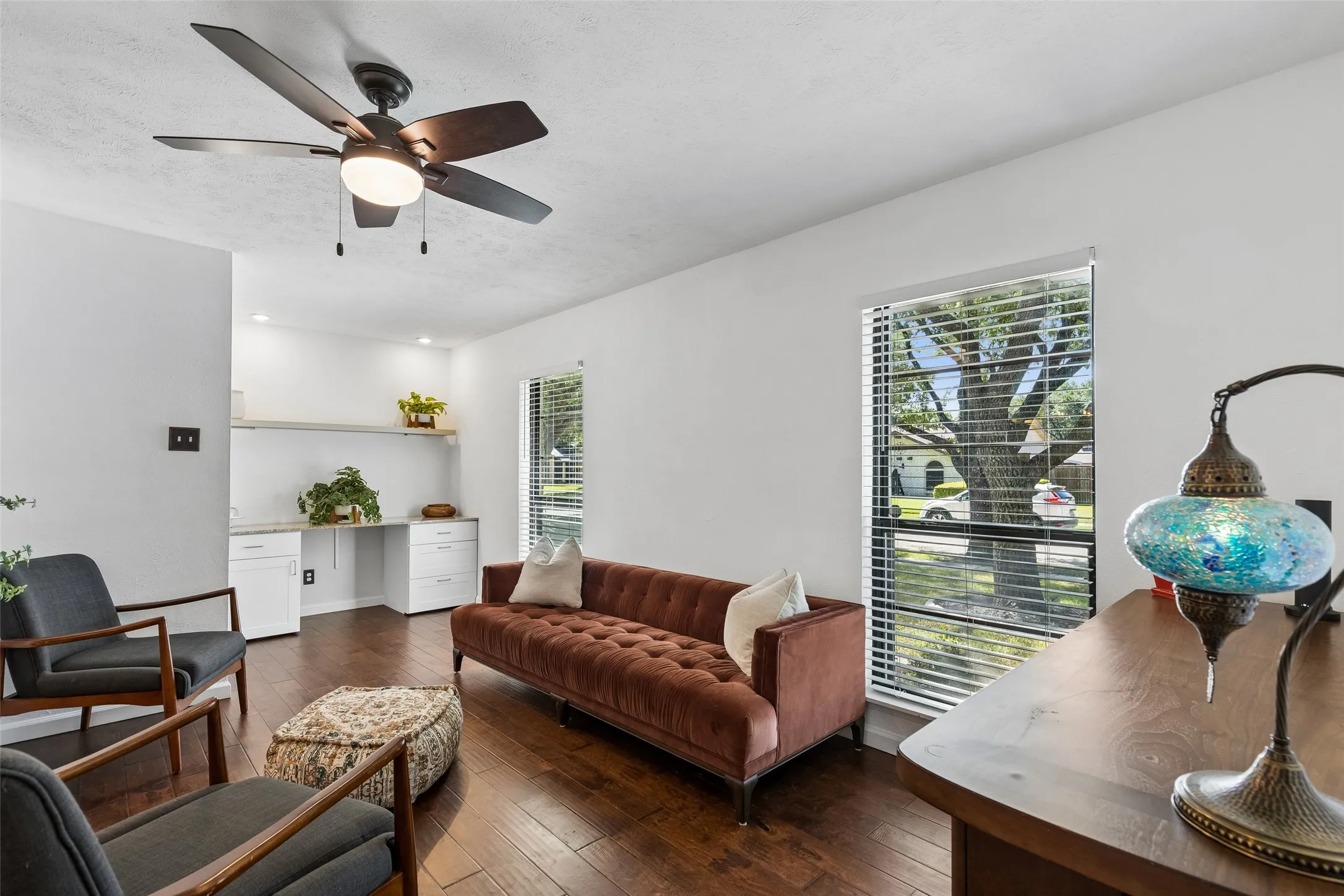Single Family Residence For Sale in Denton County , 5069 Aztec Drive, The Colony, Texas 75056, 3 Bedroom, 2 Bathroom, 2 Garage spaces, 1,699 Sqft, built in 1974, mls#21314039, Real Estate Agent in The Colony, Homes For Sale in Denton county, Homes For Sale in The Colony, Realtor in The Colony Texas, Real Estate Brokerage Independent Realty Texas, Luminita Cordes Realtor