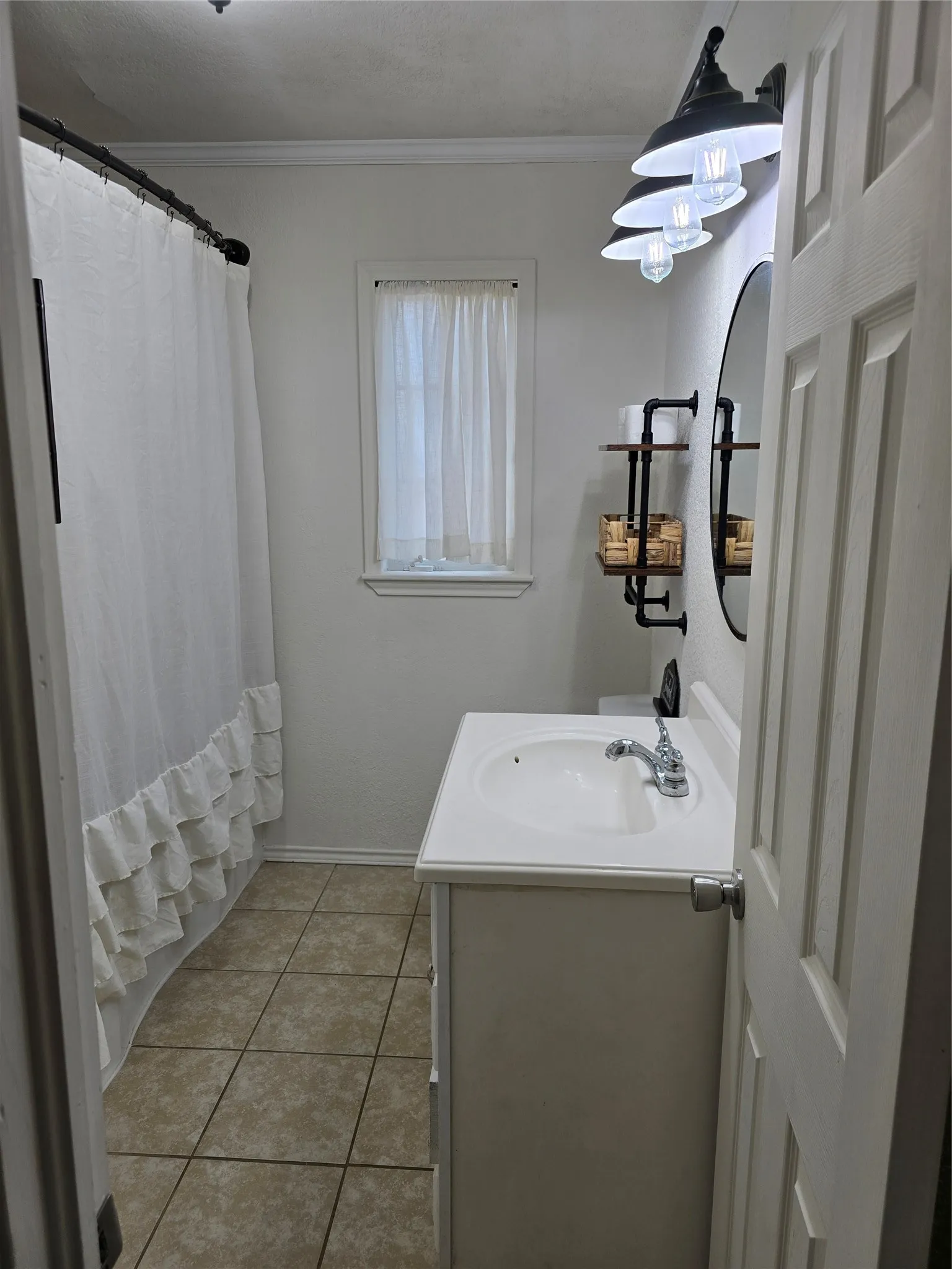 Single Family Residence For Sale in Eastland County , 903 W Plummer Street, Eastland, Texas 76448, 4 Bedroom, 2 Bathroom, Garage spaces, 1,512 Sqft, built in 1940, mls#21331711, Real Estate Agent in Eastland, Homes For Sale in Eastland county, Homes For Sale in Eastland, Realtor in Eastland Texas, Real Estate Brokerage Independent Realty Texas, Luminita Cordes Realtor