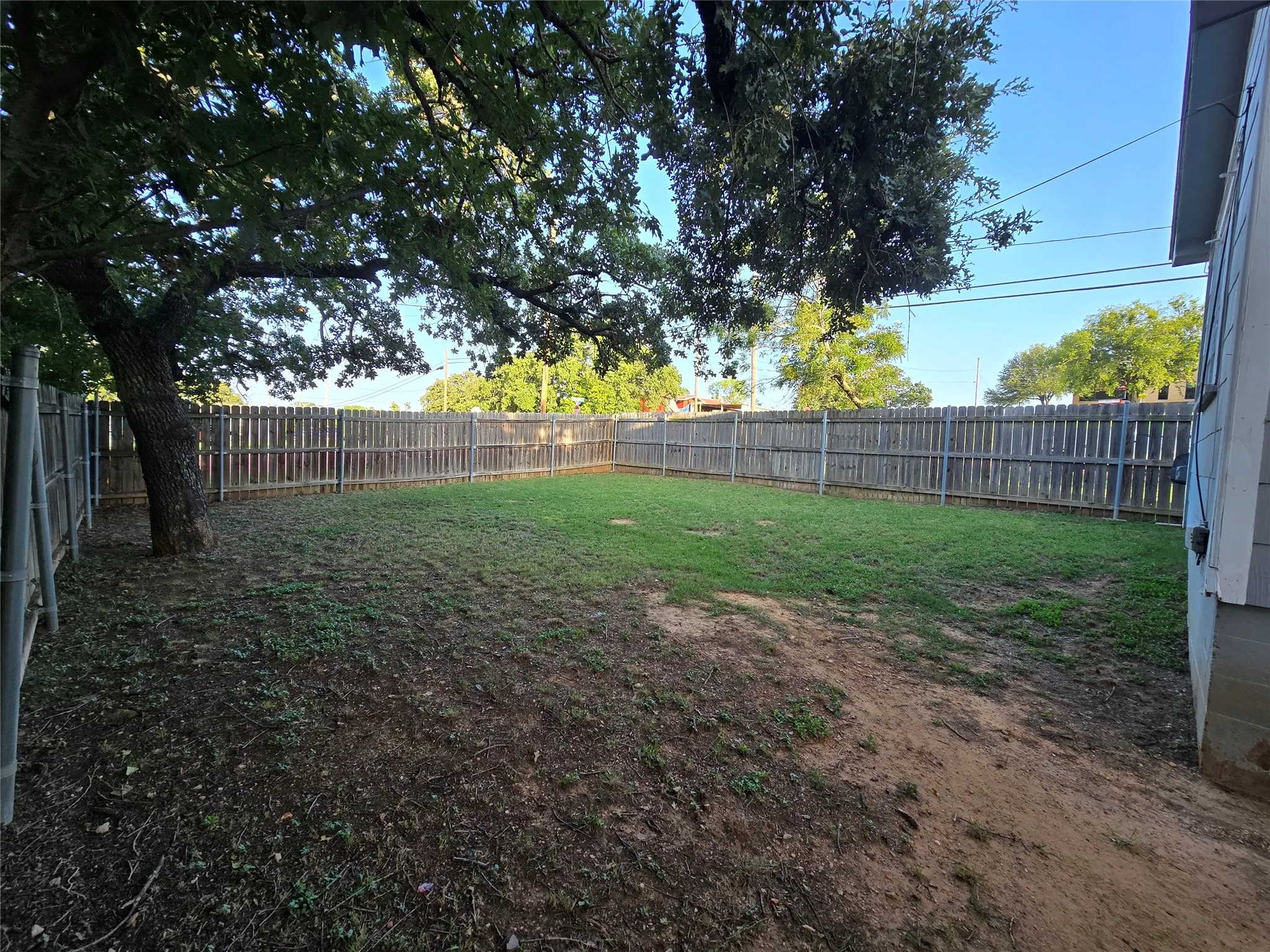 Single Family Residence For Sale in Eastland County , 903 W Plummer Street, Eastland, Texas 76448, 4 Bedroom, 2 Bathroom, Garage spaces, 1,512 Sqft, built in 1940, mls#21331711, Real Estate Agent in Eastland, Homes For Sale in Eastland county, Homes For Sale in Eastland, Realtor in Eastland Texas, Real Estate Brokerage Independent Realty Texas, Luminita Cordes Realtor