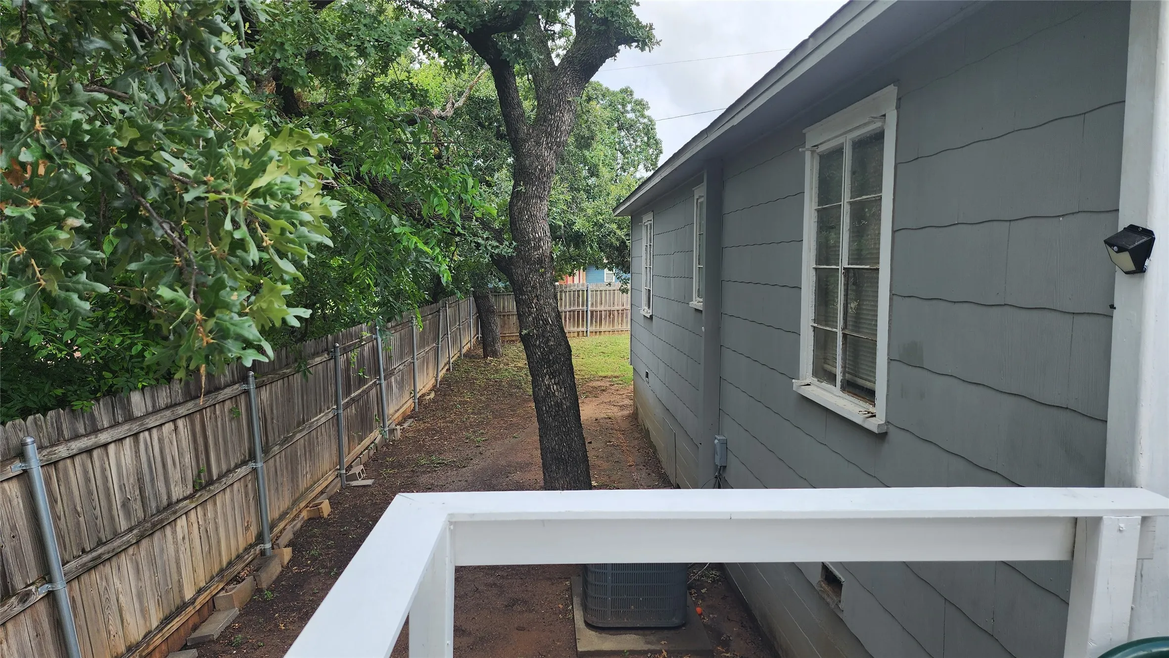 Single Family Residence For Sale in Eastland County , 903 W Plummer Street, Eastland, Texas 76448, 4 Bedroom, 2 Bathroom, Garage spaces, 1,512 Sqft, built in 1940, mls#21331711, Real Estate Agent in Eastland, Homes For Sale in Eastland county, Homes For Sale in Eastland, Realtor in Eastland Texas, Real Estate Brokerage Independent Realty Texas, Luminita Cordes Realtor