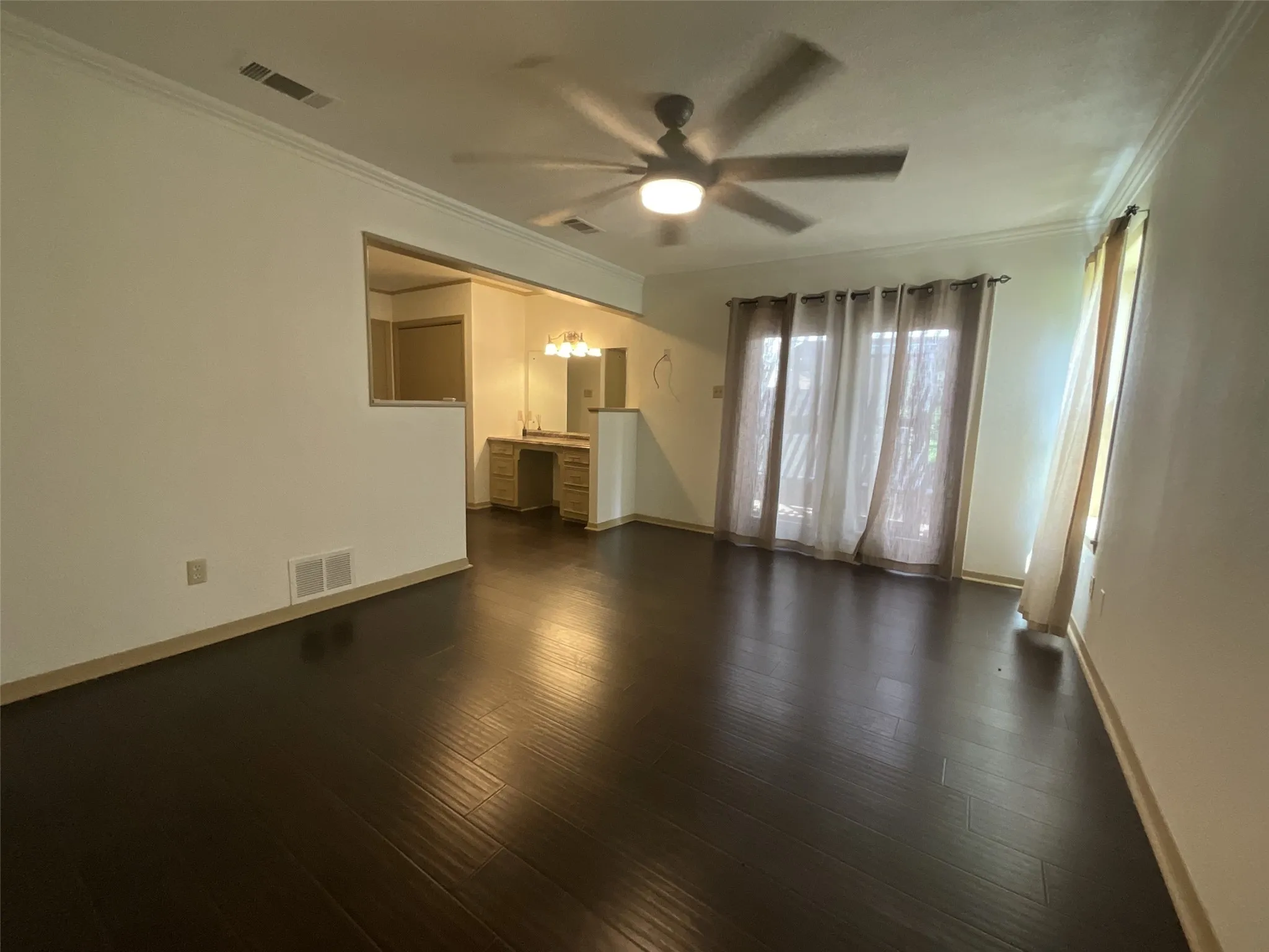 Single Family Residence For Rent in Van Zandt County , 530 Hilliard Drive, Canton, Texas 75103, 4 Bedroom, 3 Bathroom, 2 Garage spaces, 2,713 Sqft, built in 1979, mls#21329889, Real Estate Agent in Canton, Homes For Rent in Van Zandt county, Homes For Rent in Canton, Realtor in Canton Texas, Real Estate Brokerage Independent Realty Texas, Luminita Cordes Realtor
