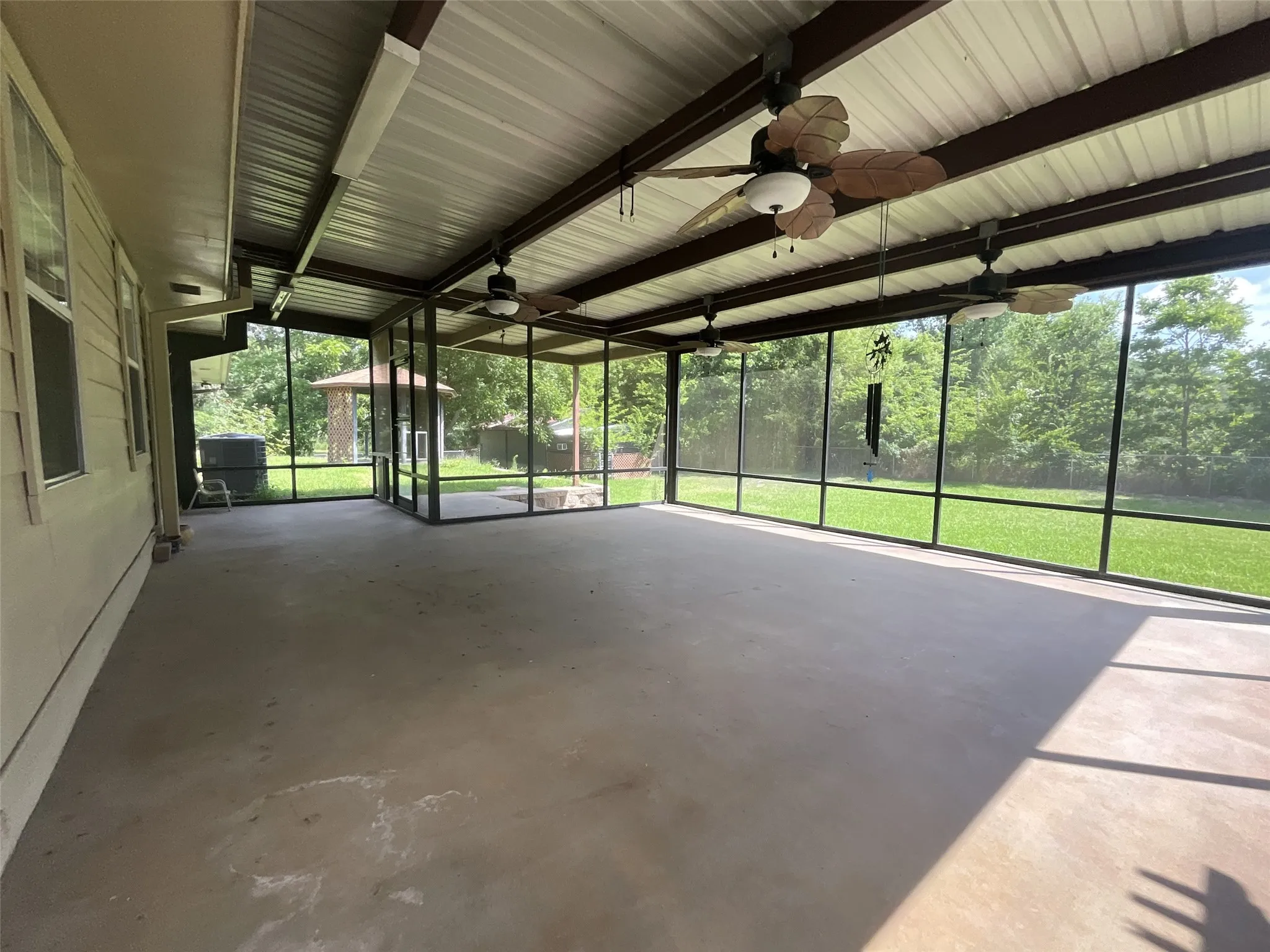 Single Family Residence For Rent in Van Zandt County , 530 Hilliard Drive, Canton, Texas 75103, 4 Bedroom, 3 Bathroom, 2 Garage spaces, 2,713 Sqft, built in 1979, mls#21329889, Real Estate Agent in Canton, Homes For Rent in Van Zandt county, Homes For Rent in Canton, Realtor in Canton Texas, Real Estate Brokerage Independent Realty Texas, Luminita Cordes Realtor