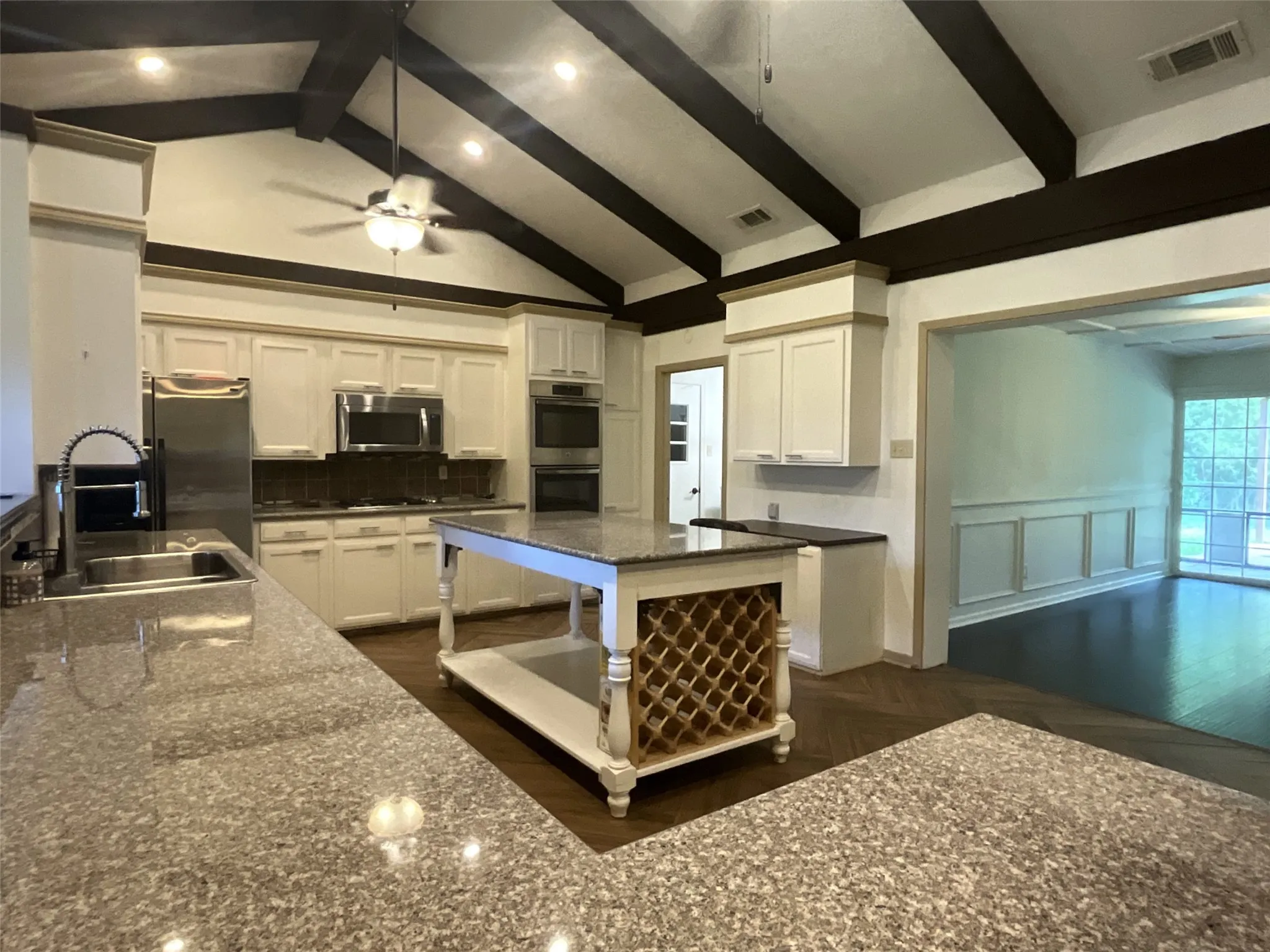 Single Family Residence For Rent in Van Zandt County , 530 Hilliard Drive, Canton, Texas 75103, 4 Bedroom, 3 Bathroom, 2 Garage spaces, 2,713 Sqft, built in 1979, mls#21329889, Real Estate Agent in Canton, Homes For Rent in Van Zandt county, Homes For Rent in Canton, Realtor in Canton Texas, Real Estate Brokerage Independent Realty Texas, Luminita Cordes Realtor