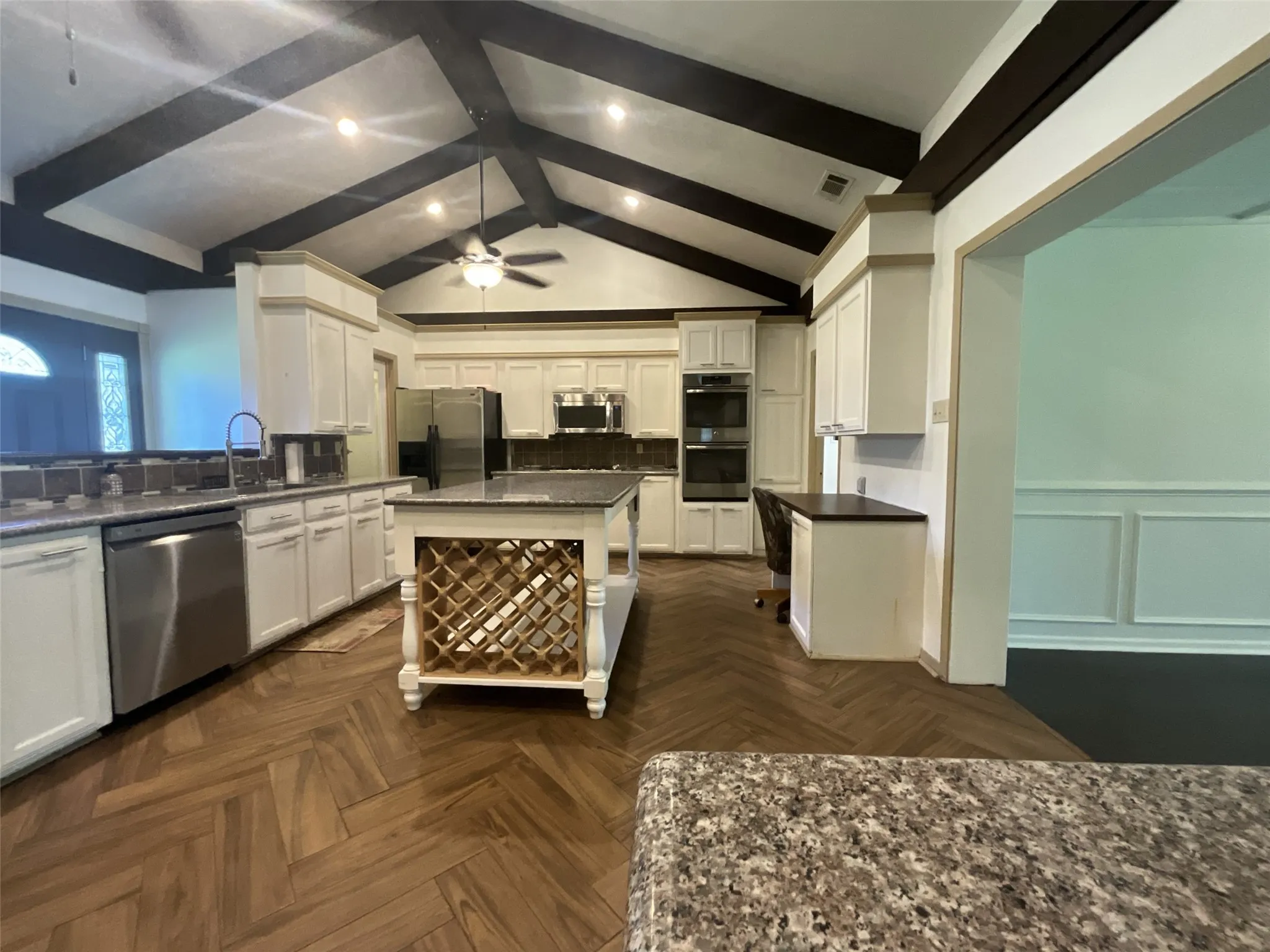 Single Family Residence For Rent in Van Zandt County , 530 Hilliard Drive, Canton, Texas 75103, 4 Bedroom, 3 Bathroom, 2 Garage spaces, 2,713 Sqft, built in 1979, mls#21329889, Real Estate Agent in Canton, Homes For Rent in Van Zandt county, Homes For Rent in Canton, Realtor in Canton Texas, Real Estate Brokerage Independent Realty Texas, Luminita Cordes Realtor
