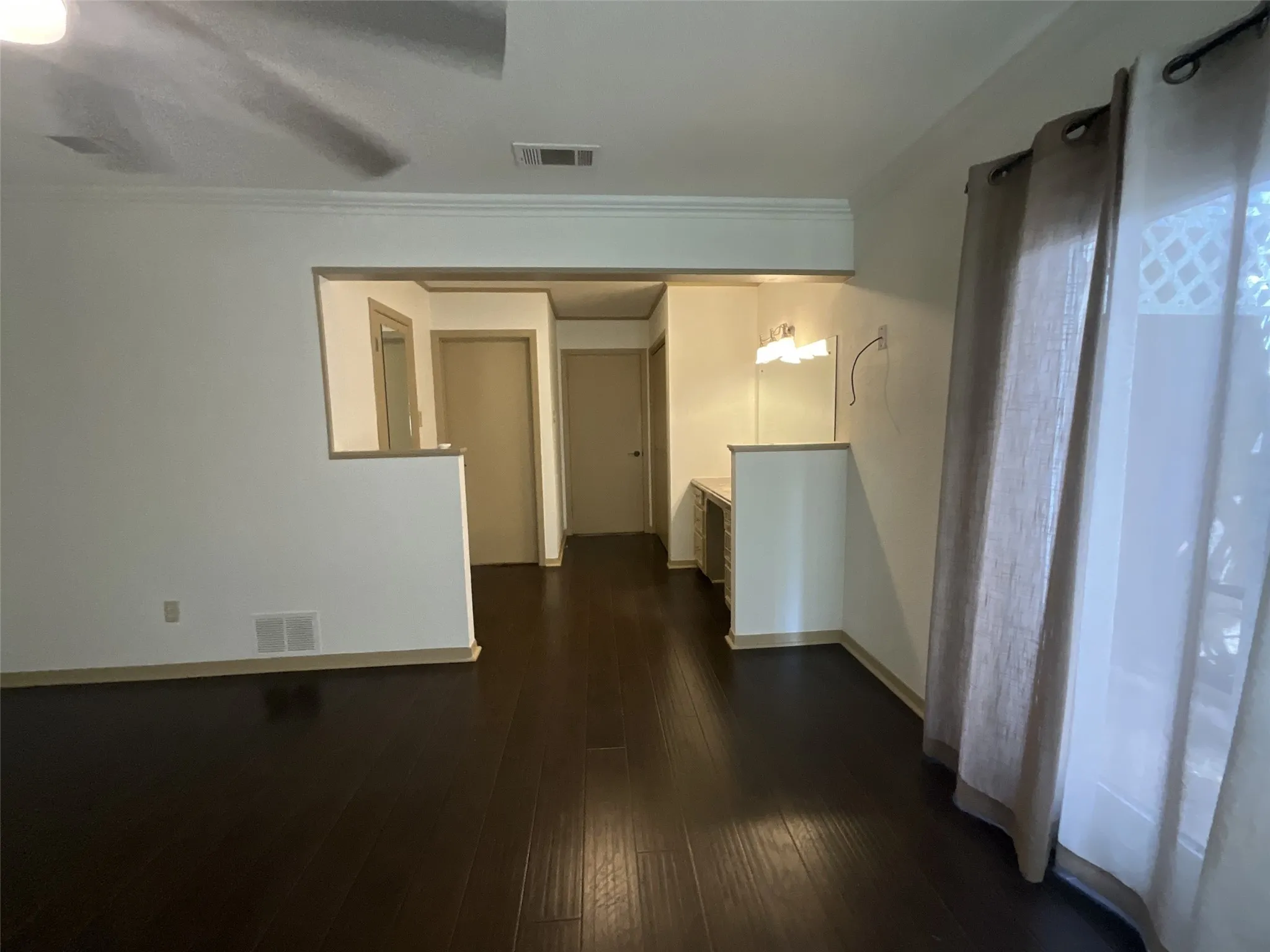 Single Family Residence For Rent in Van Zandt County , 530 Hilliard Drive, Canton, Texas 75103, 4 Bedroom, 3 Bathroom, 2 Garage spaces, 2,713 Sqft, built in 1979, mls#21329889, Real Estate Agent in Canton, Homes For Rent in Van Zandt county, Homes For Rent in Canton, Realtor in Canton Texas, Real Estate Brokerage Independent Realty Texas, Luminita Cordes Realtor
