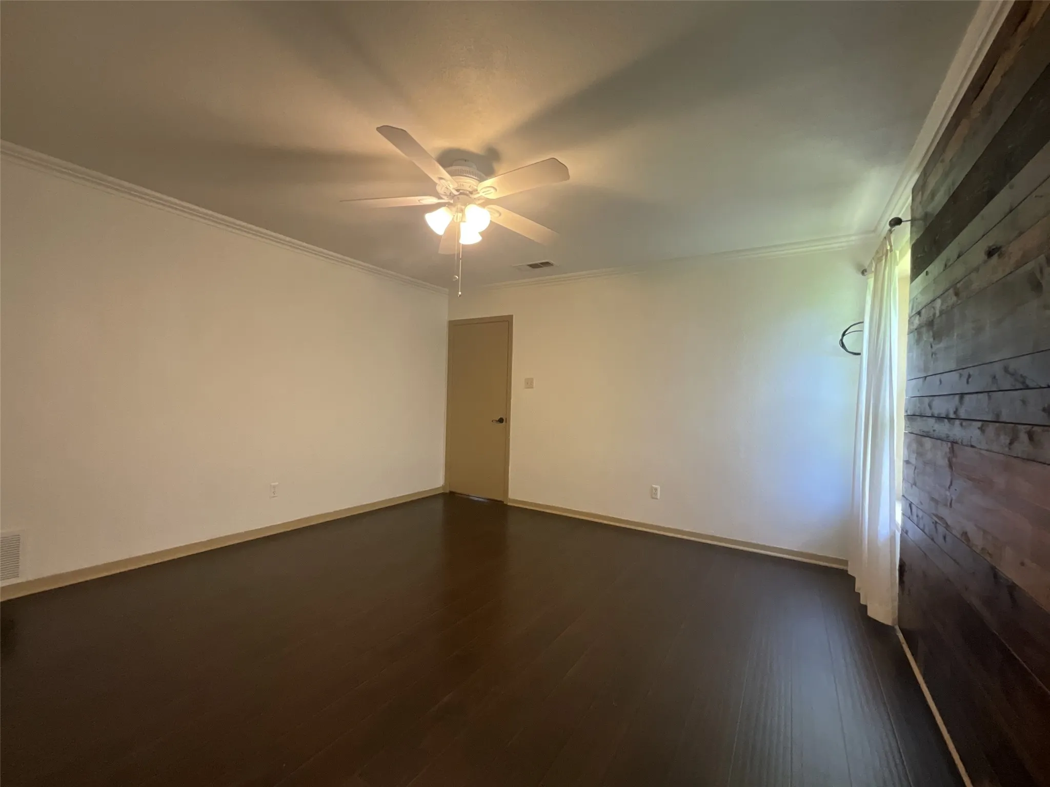 Single Family Residence For Rent in Van Zandt County , 530 Hilliard Drive, Canton, Texas 75103, 4 Bedroom, 3 Bathroom, 2 Garage spaces, 2,713 Sqft, built in 1979, mls#21329889, Real Estate Agent in Canton, Homes For Rent in Van Zandt county, Homes For Rent in Canton, Realtor in Canton Texas, Real Estate Brokerage Independent Realty Texas, Luminita Cordes Realtor