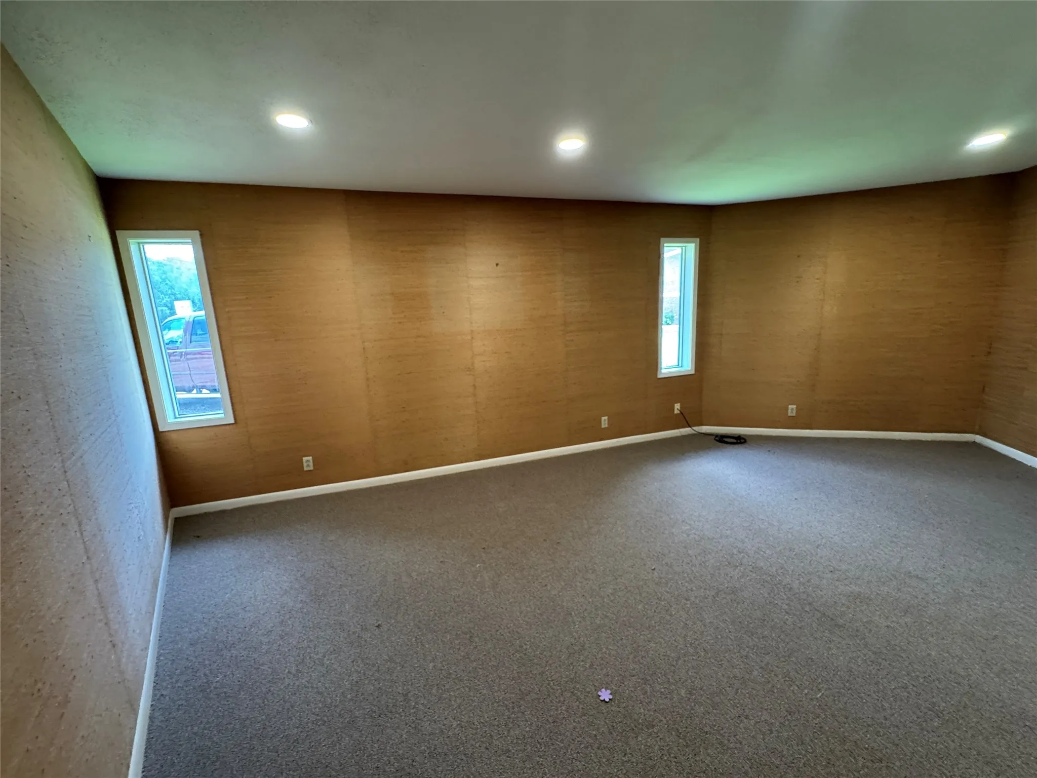 Industrial For Sale in Angelina County , 1208 S Chestnut Street, Lufkin, Texas 75901, 0, 0, Garage spaces, 0 Sqft, built in 1976, mls#21331721, Real Estate Agent in Lufkin, Homes For Sale in Angelina county, Homes For Sale in Lufkin, Realtor in Lufkin Texas, Real Estate Brokerage Independent Realty Texas, Luminita Cordes Realtor