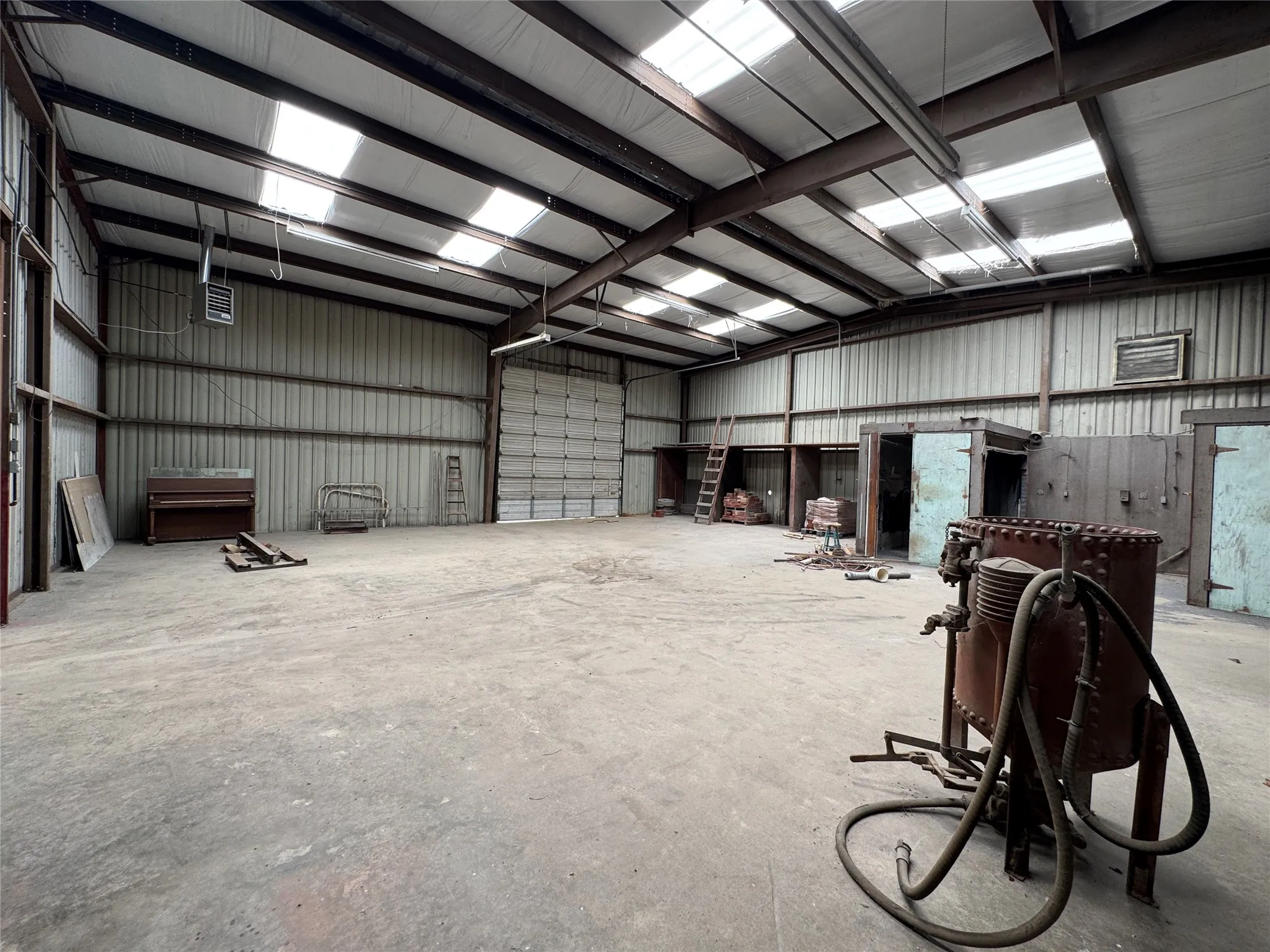 Industrial For Sale in Angelina County , 1208 S Chestnut Street, Lufkin, Texas 75901, 0, 0, Garage spaces, 0 Sqft, built in 1976, mls#21331721, Real Estate Agent in Lufkin, Homes For Sale in Angelina county, Homes For Sale in Lufkin, Realtor in Lufkin Texas, Real Estate Brokerage Independent Realty Texas, Luminita Cordes Realtor