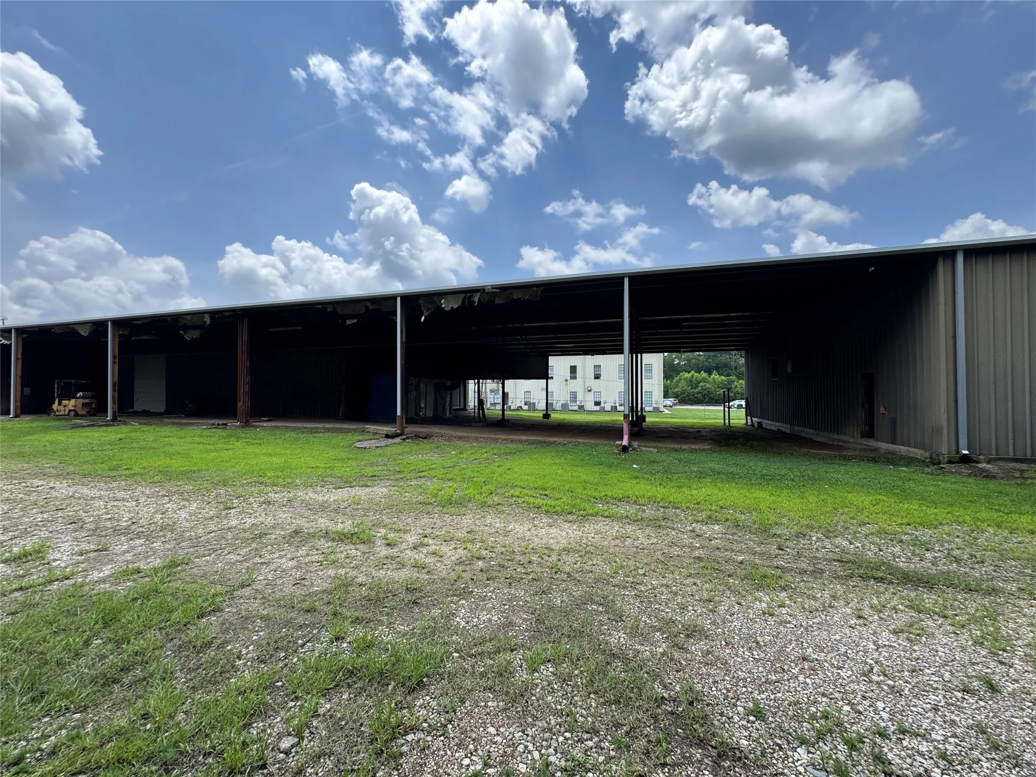 Industrial For Sale in Angelina County , 1208 S Chestnut Street, Lufkin, Texas 75901, 0, 0, Garage spaces, 0 Sqft, built in 1976, mls#21331721, Real Estate Agent in Lufkin, Homes For Sale in Angelina county, Homes For Sale in Lufkin, Realtor in Lufkin Texas, Real Estate Brokerage Independent Realty Texas, Luminita Cordes Realtor