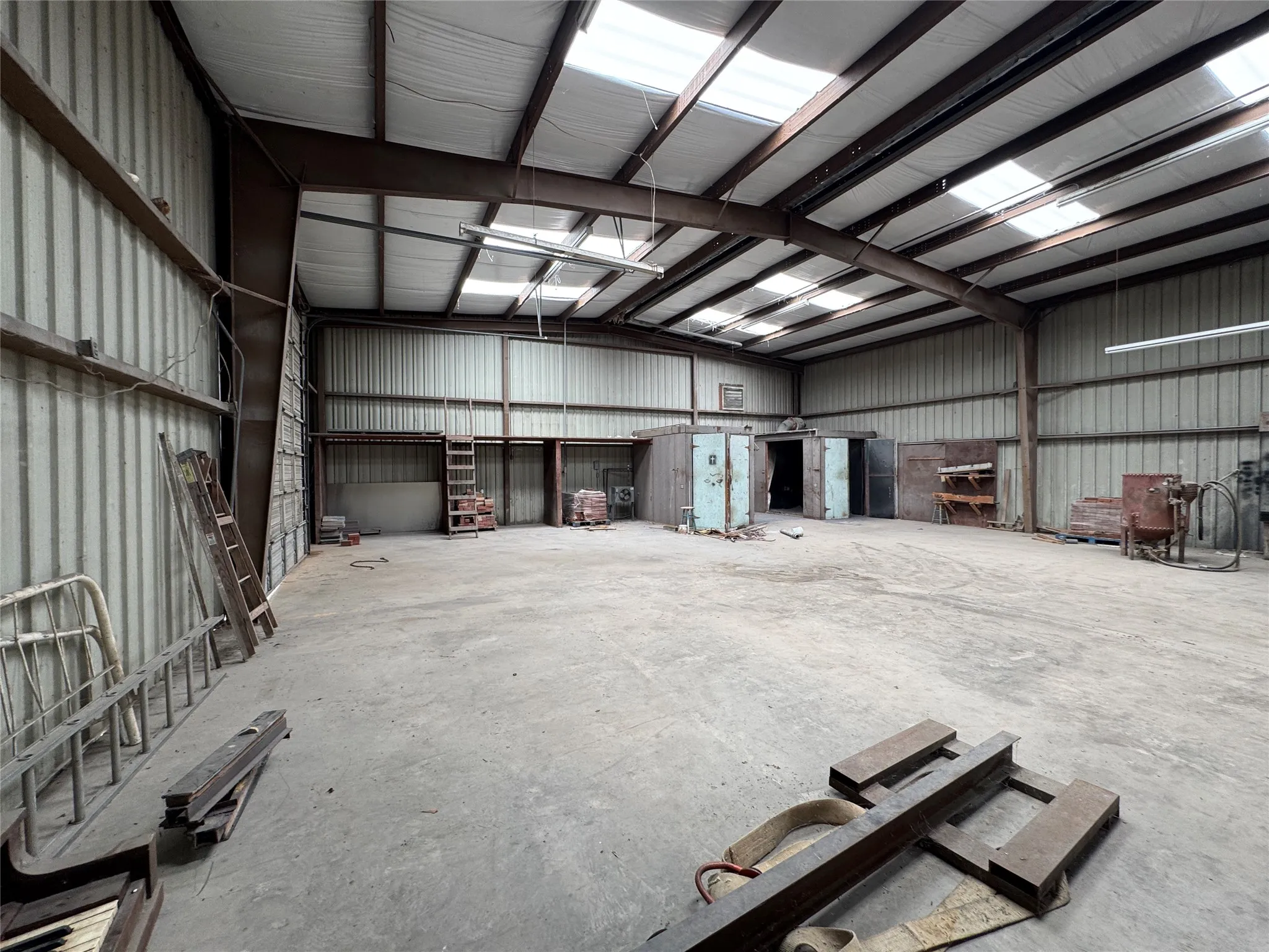 Industrial For Sale in Angelina County , 1208 S Chestnut Street, Lufkin, Texas 75901, 0, 0, Garage spaces, 0 Sqft, built in 1976, mls#21331721, Real Estate Agent in Lufkin, Homes For Sale in Angelina county, Homes For Sale in Lufkin, Realtor in Lufkin Texas, Real Estate Brokerage Independent Realty Texas, Luminita Cordes Realtor