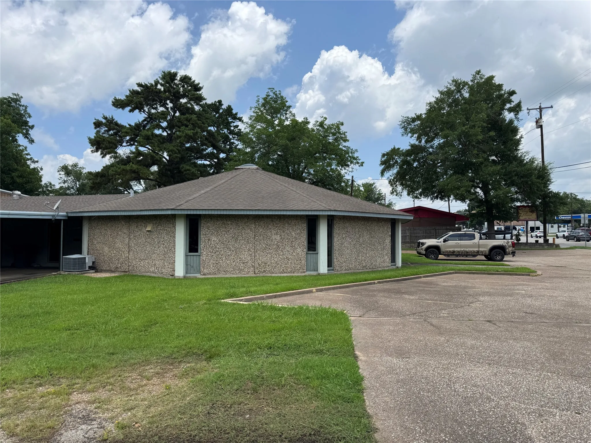 Industrial For Sale in Angelina County , 1208 S Chestnut Street, Lufkin, Texas 75901, 0, 0, Garage spaces, 0 Sqft, built in 1976, mls#21331721, Real Estate Agent in Lufkin, Homes For Sale in Angelina county, Homes For Sale in Lufkin, Realtor in Lufkin Texas, Real Estate Brokerage Independent Realty Texas, Luminita Cordes Realtor