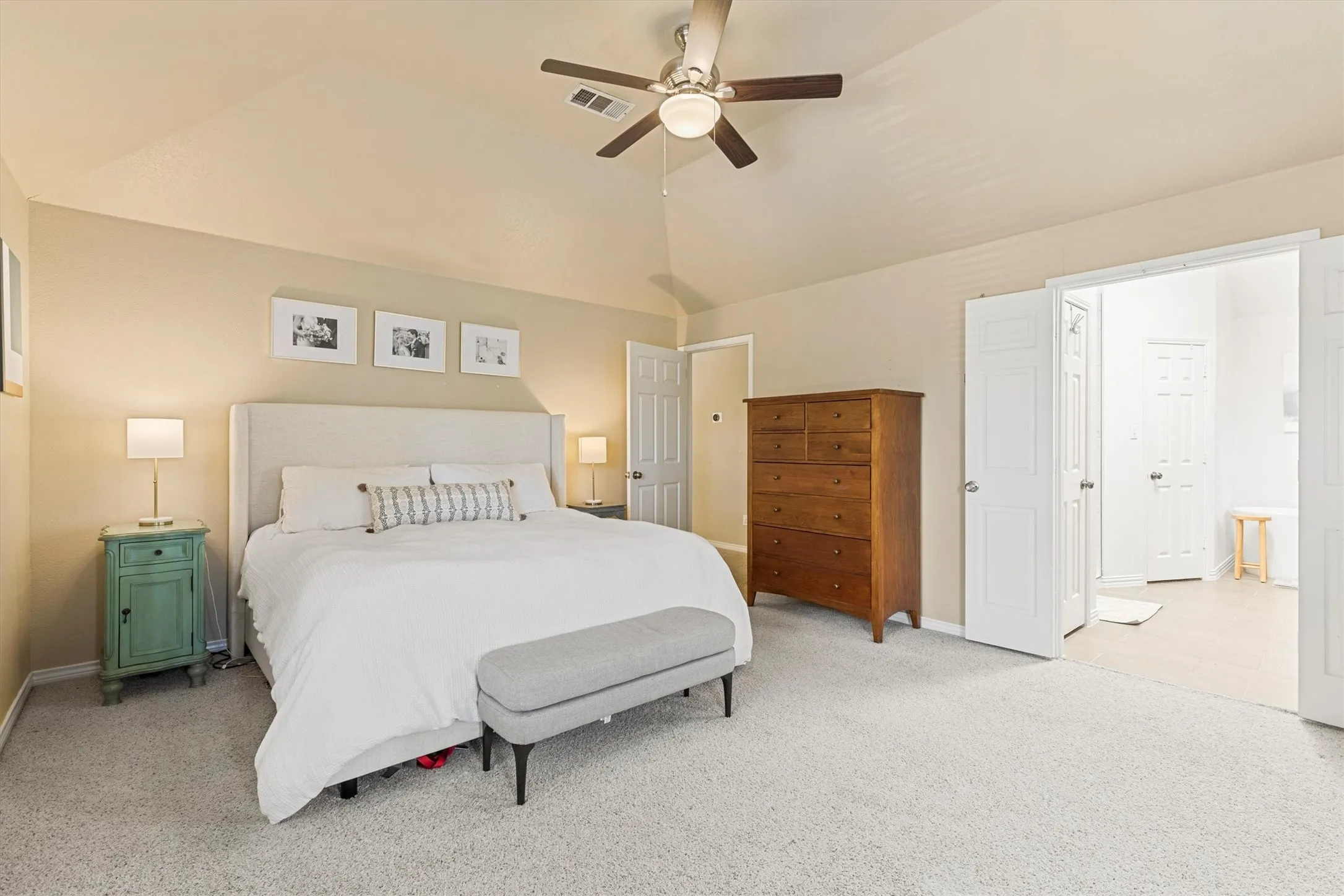 Single Family Residence For Sale in Collin County , 4048 Kirkmeadow Lane, Dallas, Texas 75287, 4 Bedroom, 3 Bathroom, 2 Garage spaces, 2,425 Sqft, built in 1993, mls#21330372, Real Estate Agent in Dallas, Homes For Sale in Collin county, Homes For Sale in Dallas, Realtor in Dallas Texas, Real Estate Brokerage Independent Realty Texas, Luminita Cordes Realtor