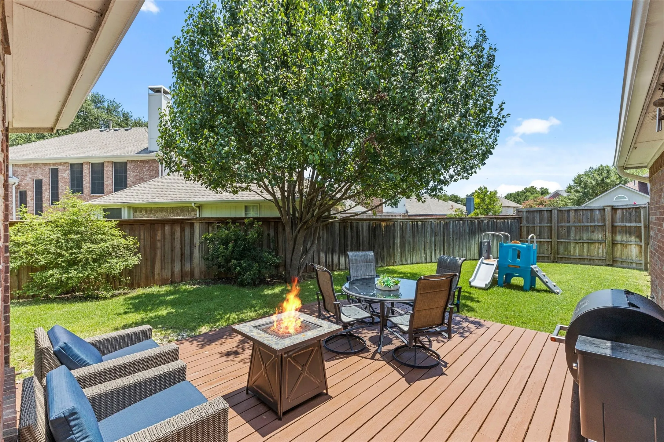 Deck and Yard with access from the Kitchen