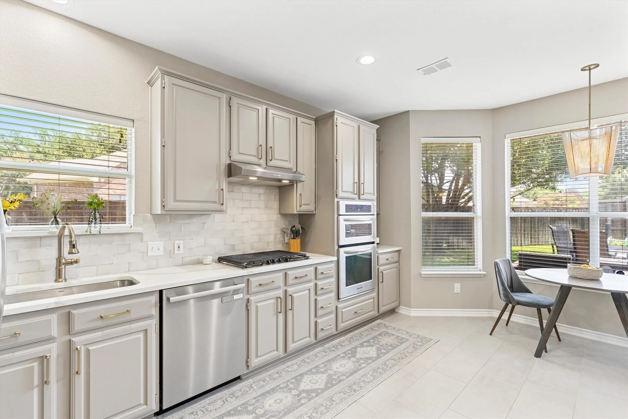 Single Family Residence For Sale in Collin County , 4048 Kirkmeadow Lane, Dallas, Texas 75287, 4 Bedroom, 3 Bathroom, 2 Garage spaces, 2,425 Sqft, built in 1993, mls#21330372, Real Estate Agent in Dallas, Homes For Sale in Collin county, Homes For Sale in Dallas, Realtor in Dallas Texas, Real Estate Brokerage Independent Realty Texas, Luminita Cordes Realtor