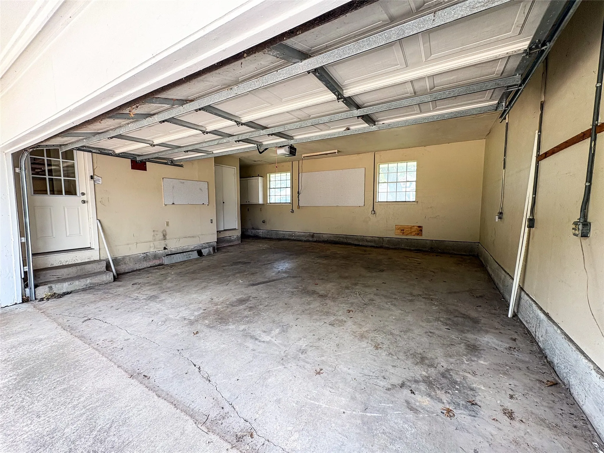 Single Family Residence For Rent in Collin County , 511 W Walnut Street, Celina, Texas 75009, 3 Bedrooms, 2 Bathrooms, 2 Garage spaces, 2,030 Sqft, built in 1970, Price $2,200, mls#21331155, Real Estate Agent in Celina, Homes For Rent in Collin county, Homes For Rent in Celina, Realtor in Celina Texas, Real Estate Brokerage Independent Realty Texas, Luminita Cordes Realtor