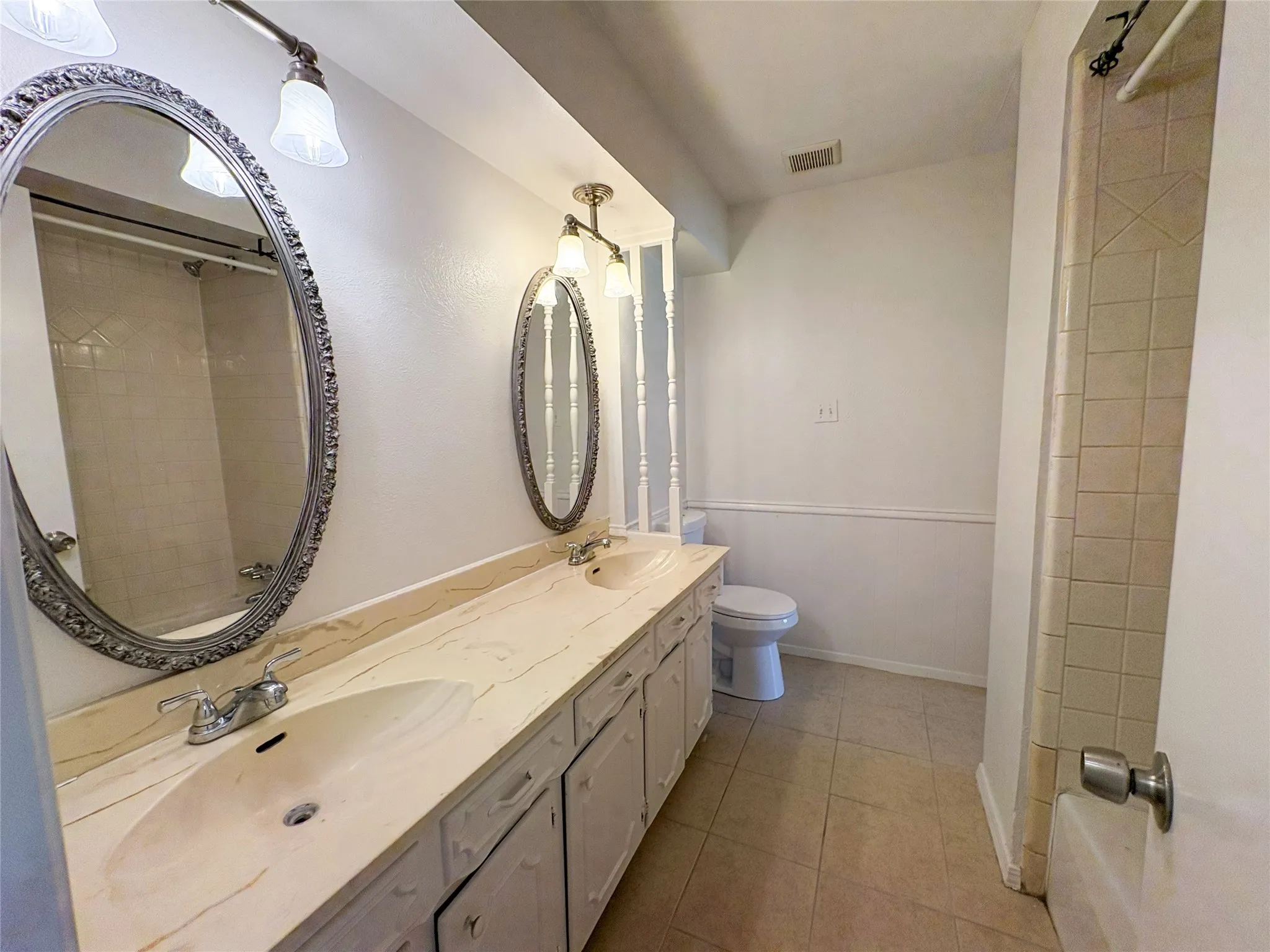 Single Family Residence For Rent in Collin County , 511 W Walnut Street, Celina, Texas 75009, 3 Bedrooms, 2 Bathrooms, 2 Garage spaces, 2,030 Sqft, built in 1970, Price $2,200, mls#21331155, Real Estate Agent in Celina, Homes For Rent in Collin county, Homes For Rent in Celina, Realtor in Celina Texas, Real Estate Brokerage Independent Realty Texas, Luminita Cordes Realtor