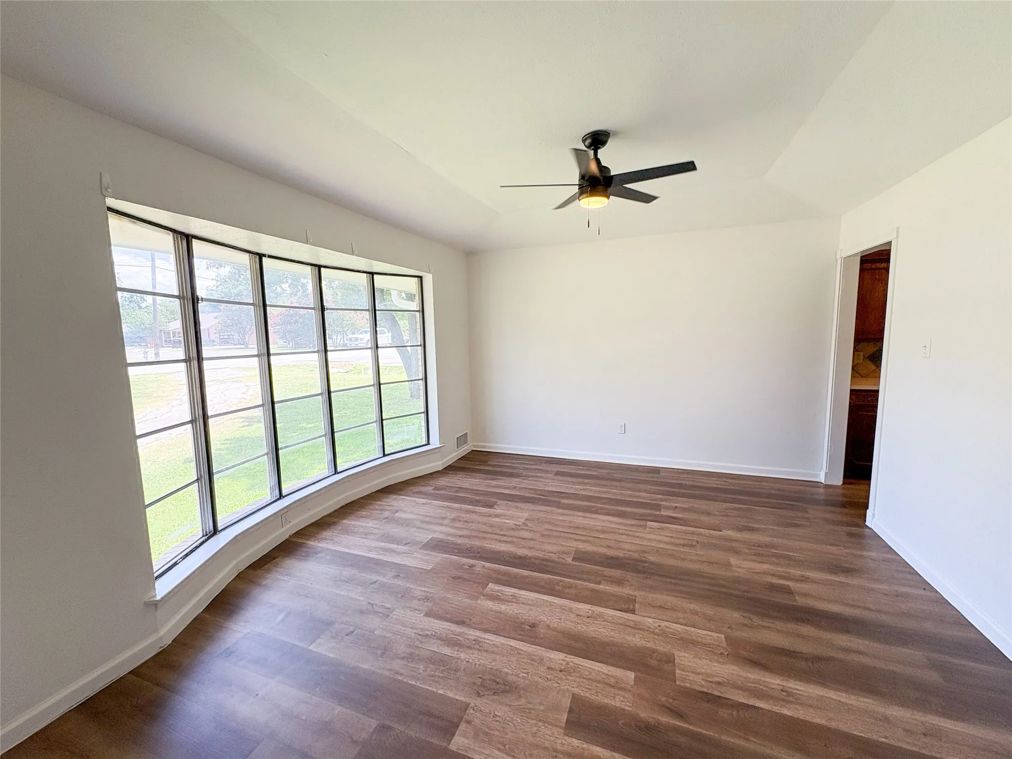 Single Family Residence For Rent in Collin County , 511 W Walnut Street, Celina, Texas 75009, 3 Bedrooms, 2 Bathrooms, 2 Garage spaces, 2,030 Sqft, built in 1970, Price $2,200, mls#21331155, Real Estate Agent in Celina, Homes For Rent in Collin county, Homes For Rent in Celina, Realtor in Celina Texas, Real Estate Brokerage Independent Realty Texas, Luminita Cordes Realtor