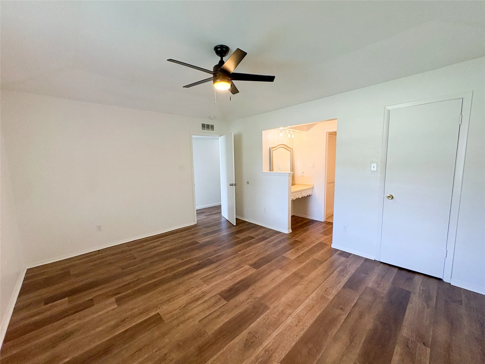 Single Family Residence For Rent in Collin County , 511 W Walnut Street, Celina, Texas 75009, 3 Bedrooms, 2 Bathrooms, 2 Garage spaces, 2,030 Sqft, built in 1970, Price $2,200, mls#21331155, Real Estate Agent in Celina, Homes For Rent in Collin county, Homes For Rent in Celina, Realtor in Celina Texas, Real Estate Brokerage Independent Realty Texas, Luminita Cordes Realtor