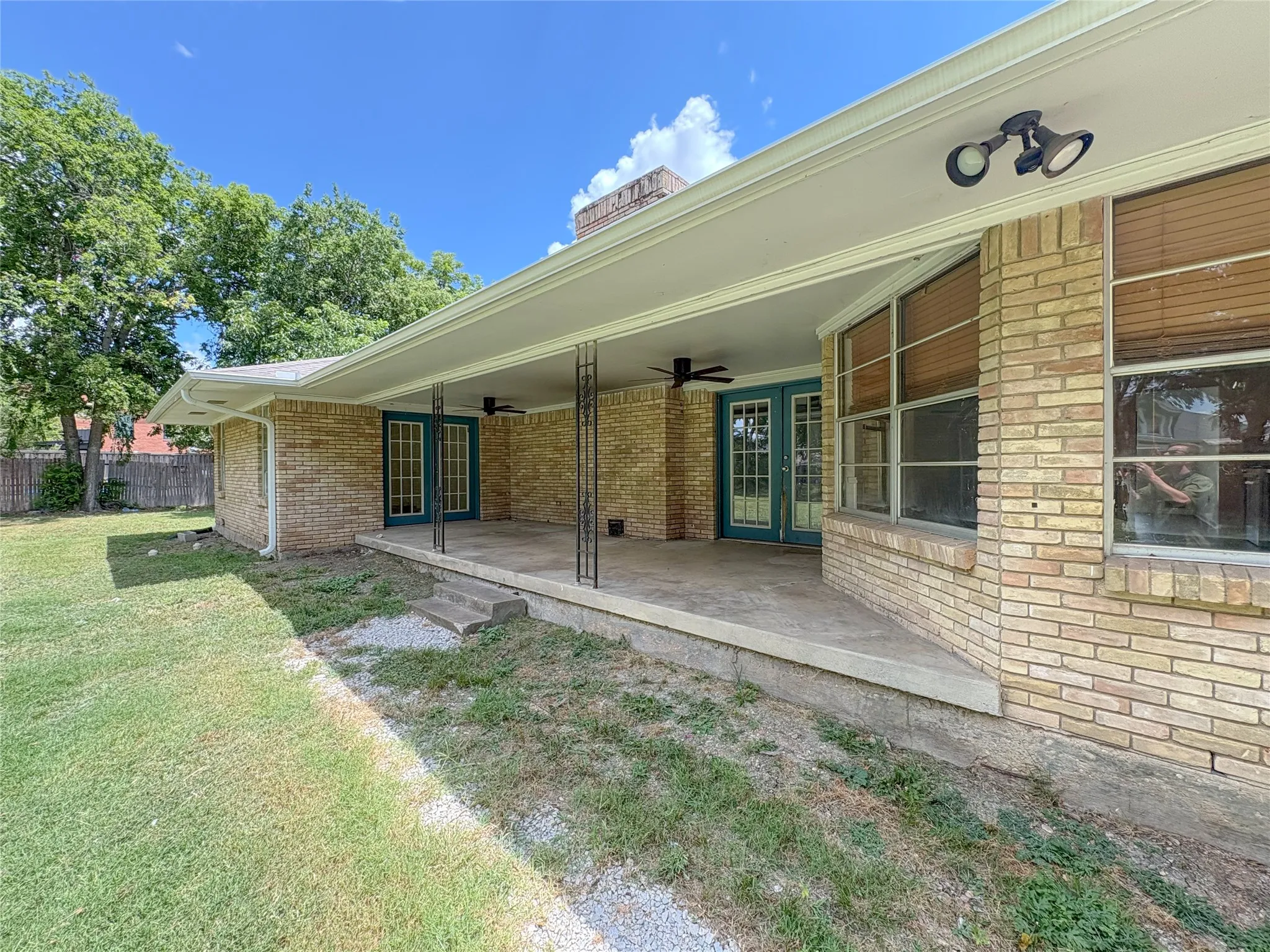 Single Family Residence For Rent in Collin County , 511 W Walnut Street, Celina, Texas 75009, 3 Bedrooms, 2 Bathrooms, 2 Garage spaces, 2,030 Sqft, built in 1970, Price $2,200, mls#21331155, Real Estate Agent in Celina, Homes For Rent in Collin county, Homes For Rent in Celina, Realtor in Celina Texas, Real Estate Brokerage Independent Realty Texas, Luminita Cordes Realtor