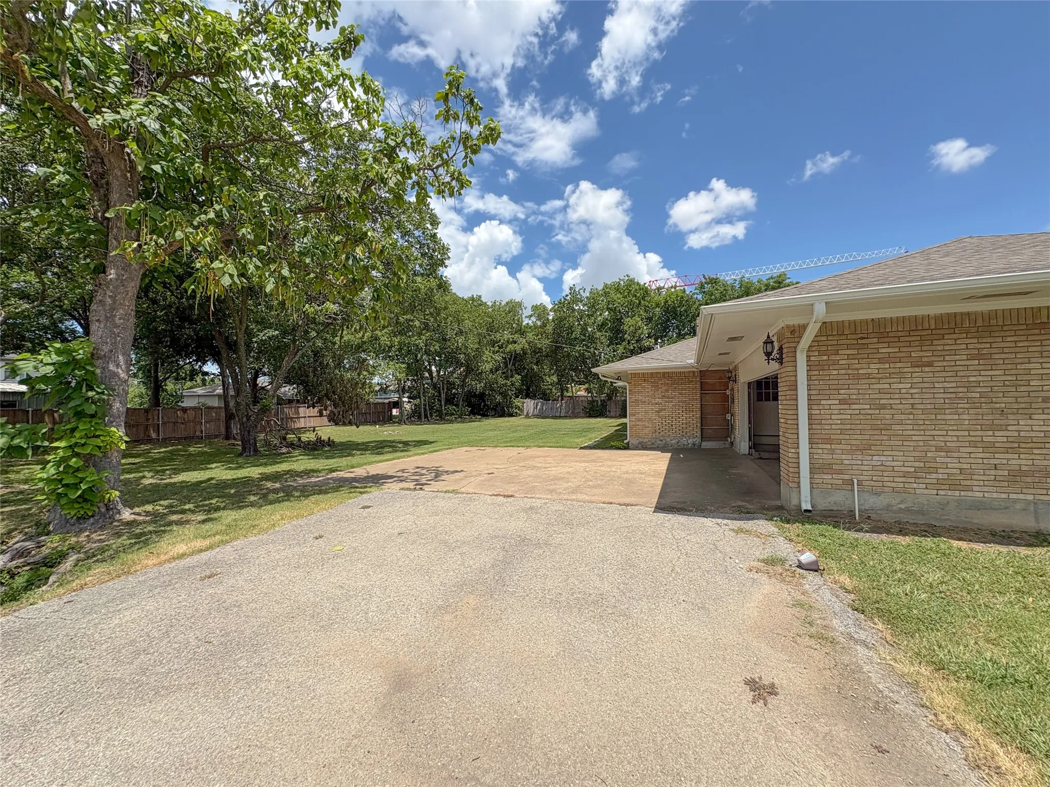 Single Family Residence For Rent in Collin County , 511 W Walnut Street, Celina, Texas 75009, 3 Bedrooms, 2 Bathrooms, 2 Garage spaces, 2,030 Sqft, built in 1970, Price $2,200, mls#21331155, Real Estate Agent in Celina, Homes For Rent in Collin county, Homes For Rent in Celina, Realtor in Celina Texas, Real Estate Brokerage Independent Realty Texas, Luminita Cordes Realtor