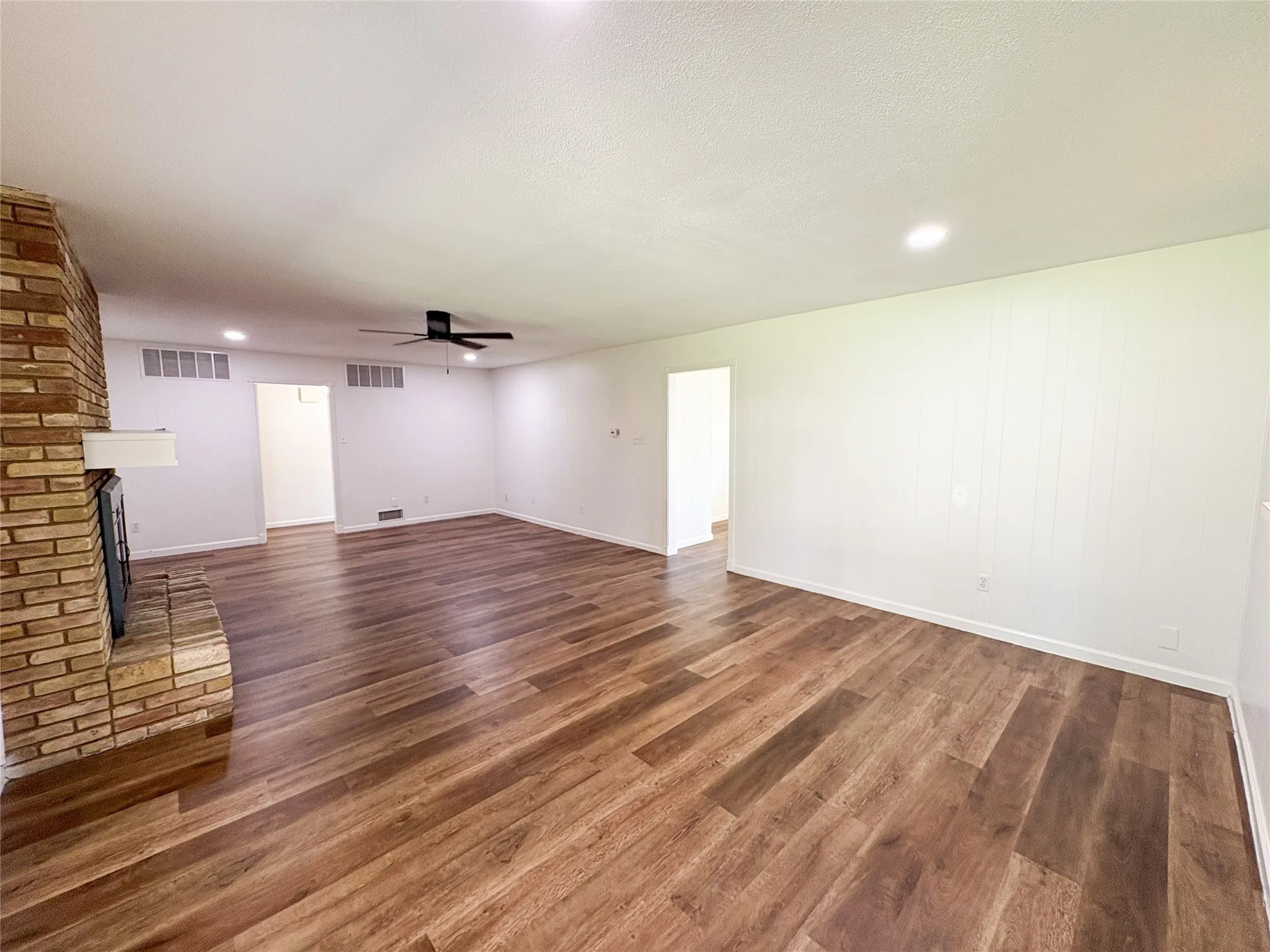Single Family Residence For Rent in Collin County , 511 W Walnut Street, Celina, Texas 75009, 3 Bedrooms, 2 Bathrooms, 2 Garage spaces, 2,030 Sqft, built in 1970, Price $2,200, mls#21331155, Real Estate Agent in Celina, Homes For Rent in Collin county, Homes For Rent in Celina, Realtor in Celina Texas, Real Estate Brokerage Independent Realty Texas, Luminita Cordes Realtor