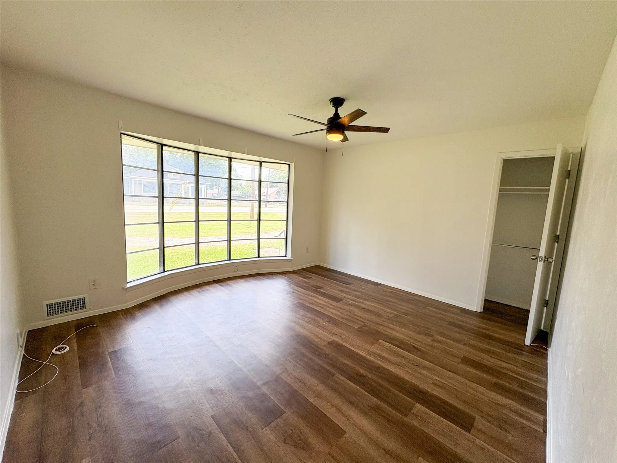 Single Family Residence For Rent in Collin County , 511 W Walnut Street, Celina, Texas 75009, 3 Bedrooms, 2 Bathrooms, 2 Garage spaces, 2,030 Sqft, built in 1970, Price $2,200, mls#21331155, Real Estate Agent in Celina, Homes For Rent in Collin county, Homes For Rent in Celina, Realtor in Celina Texas, Real Estate Brokerage Independent Realty Texas, Luminita Cordes Realtor
