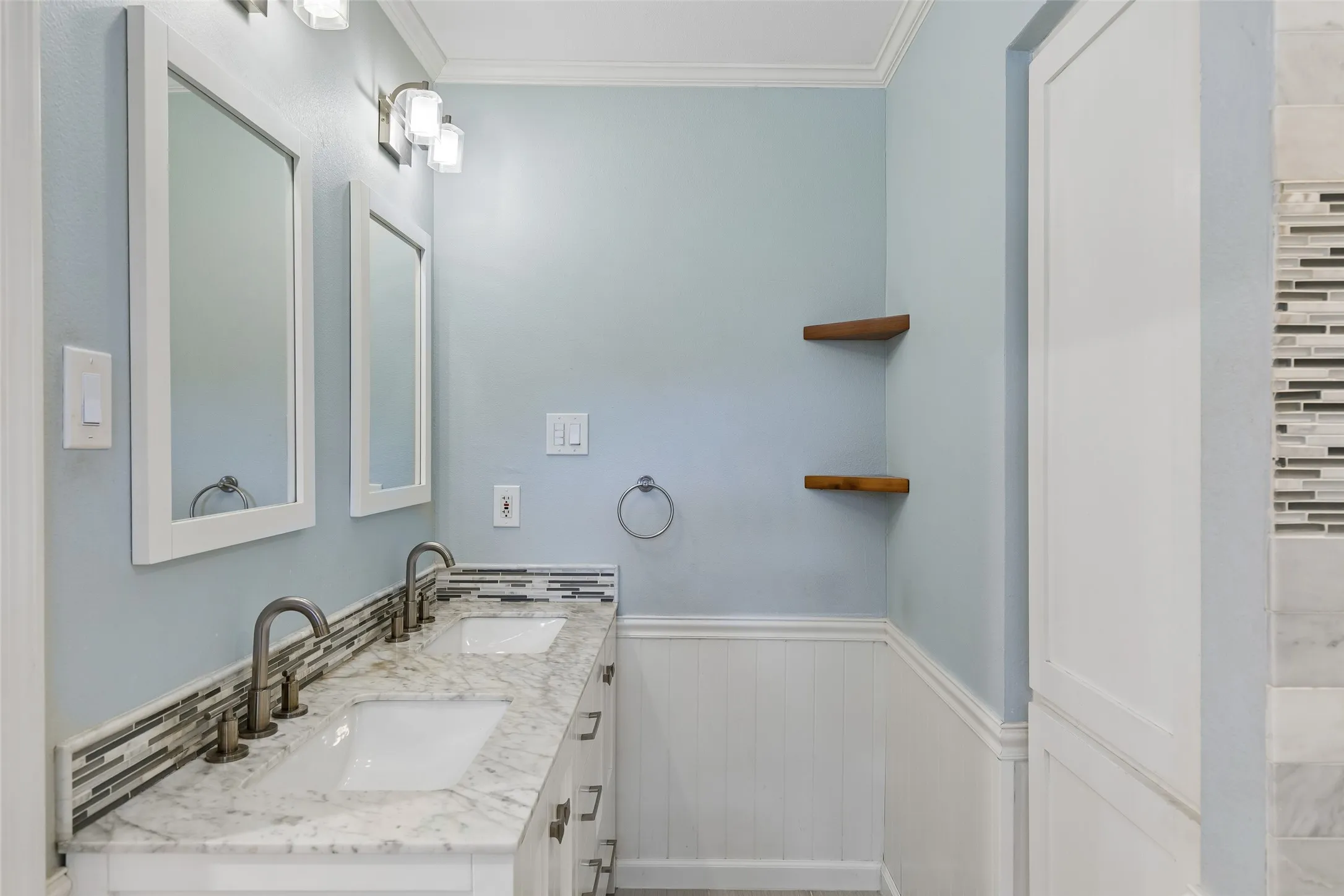 Single Family Residence For Sale in Dallas County , 703 S Weatherred Drive, Richardson, Texas 75080, 3 Bedroom, 2 Bathroom, 2 Garage spaces, 2,030 Sqft, built in 1957, mls#21322299, Real Estate Agent in Richardson, Homes For Sale in Dallas county, Homes For Sale in Richardson, Realtor in Richardson Texas, Real Estate Brokerage Independent Realty Texas, Luminita Cordes Realtor