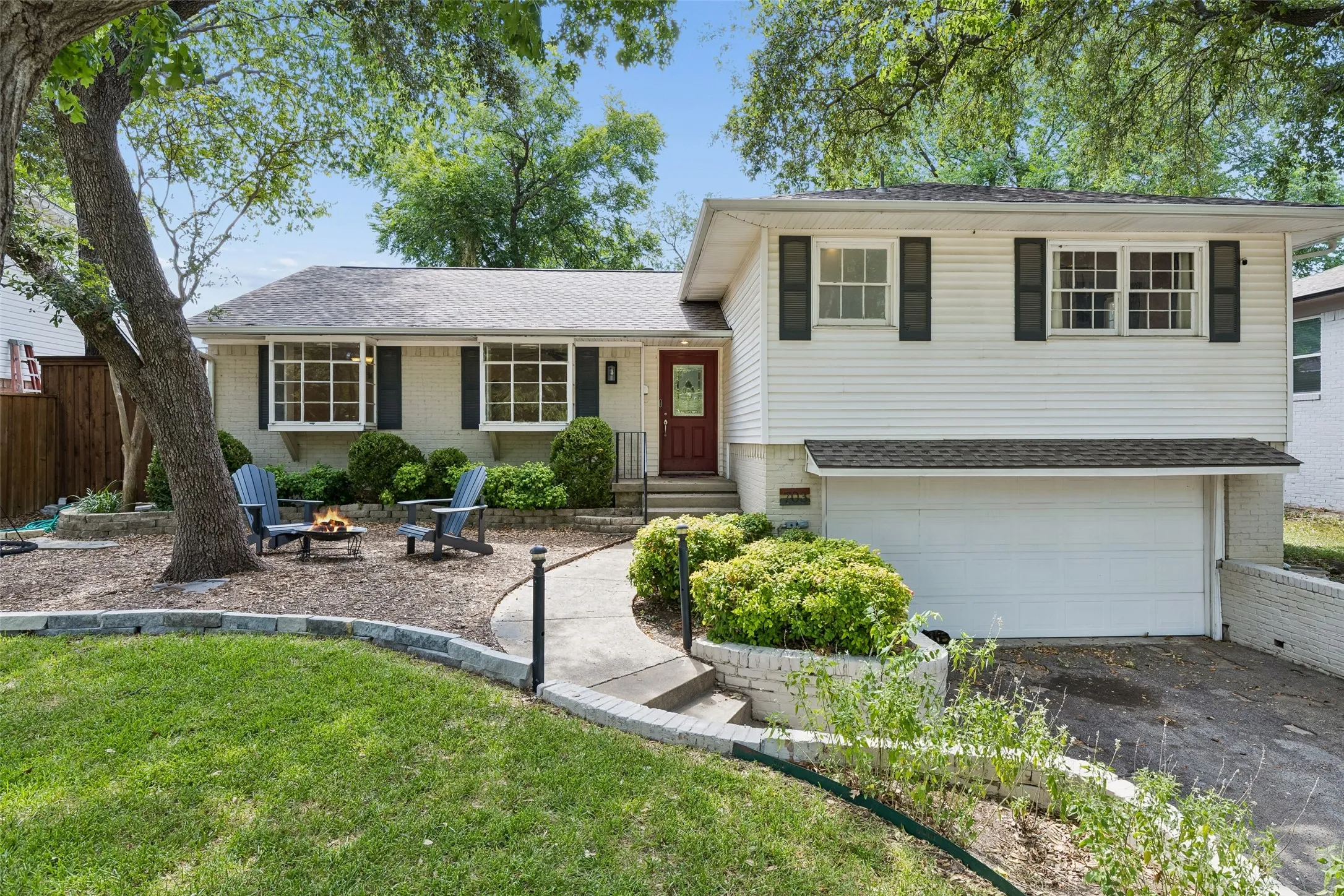 Single Family Residence For Sale in Dallas County , 703 S Weatherred Drive, Richardson, Texas 75080, 3 Bedroom, 2 Bathroom, 2 Garage spaces, 2,030 Sqft, built in 1957, mls#21322299, Real Estate Agent in Richardson, Homes For Sale in Dallas county, Homes For Sale in Richardson, Realtor in Richardson Texas, Real Estate Brokerage Independent Realty Texas, Luminita Cordes Realtor