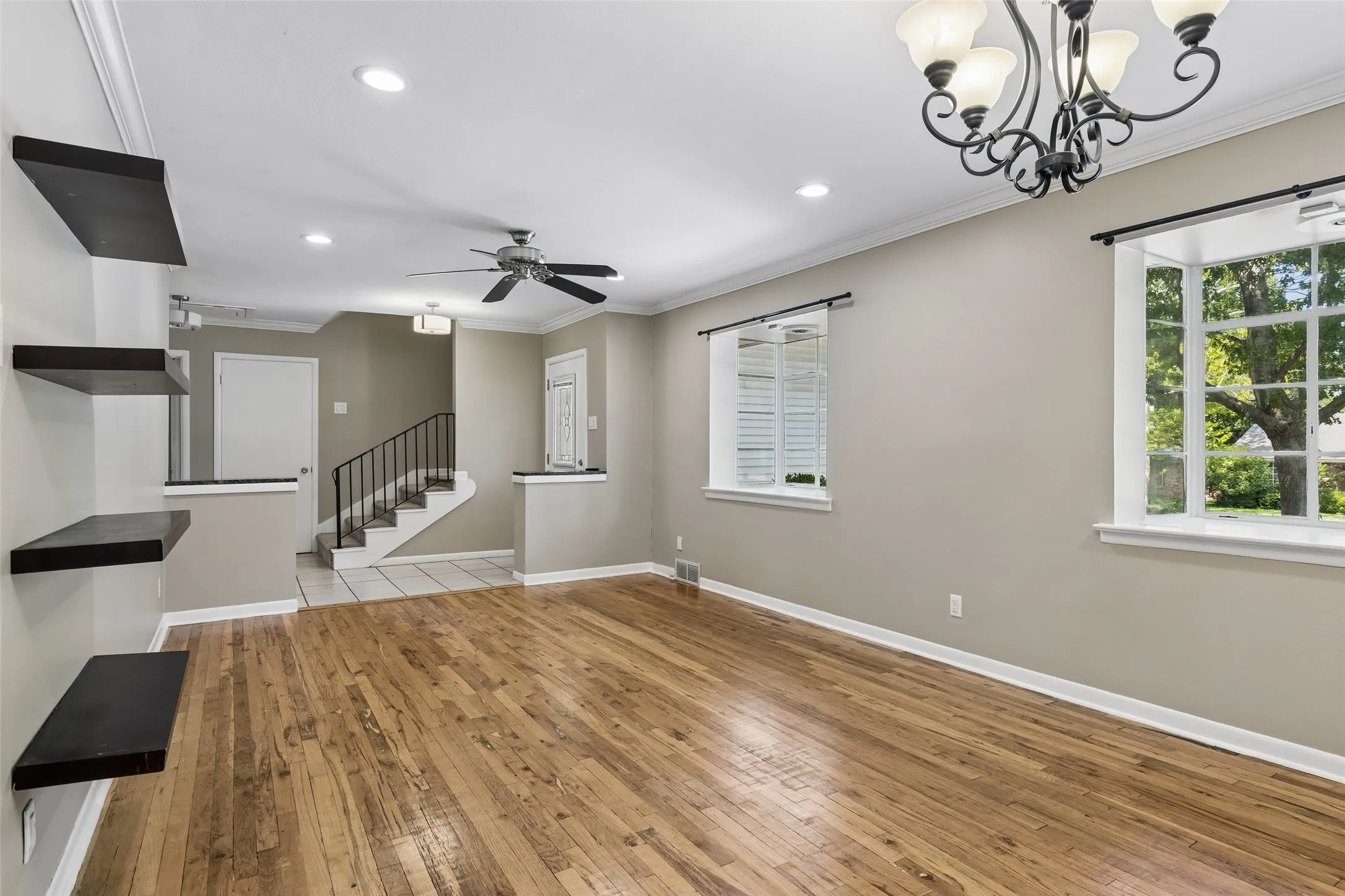 Single Family Residence For Sale in Dallas County , 703 S Weatherred Drive, Richardson, Texas 75080, 3 Bedroom, 2 Bathroom, 2 Garage spaces, 2,030 Sqft, built in 1957, mls#21322299, Real Estate Agent in Richardson, Homes For Sale in Dallas county, Homes For Sale in Richardson, Realtor in Richardson Texas, Real Estate Brokerage Independent Realty Texas, Luminita Cordes Realtor