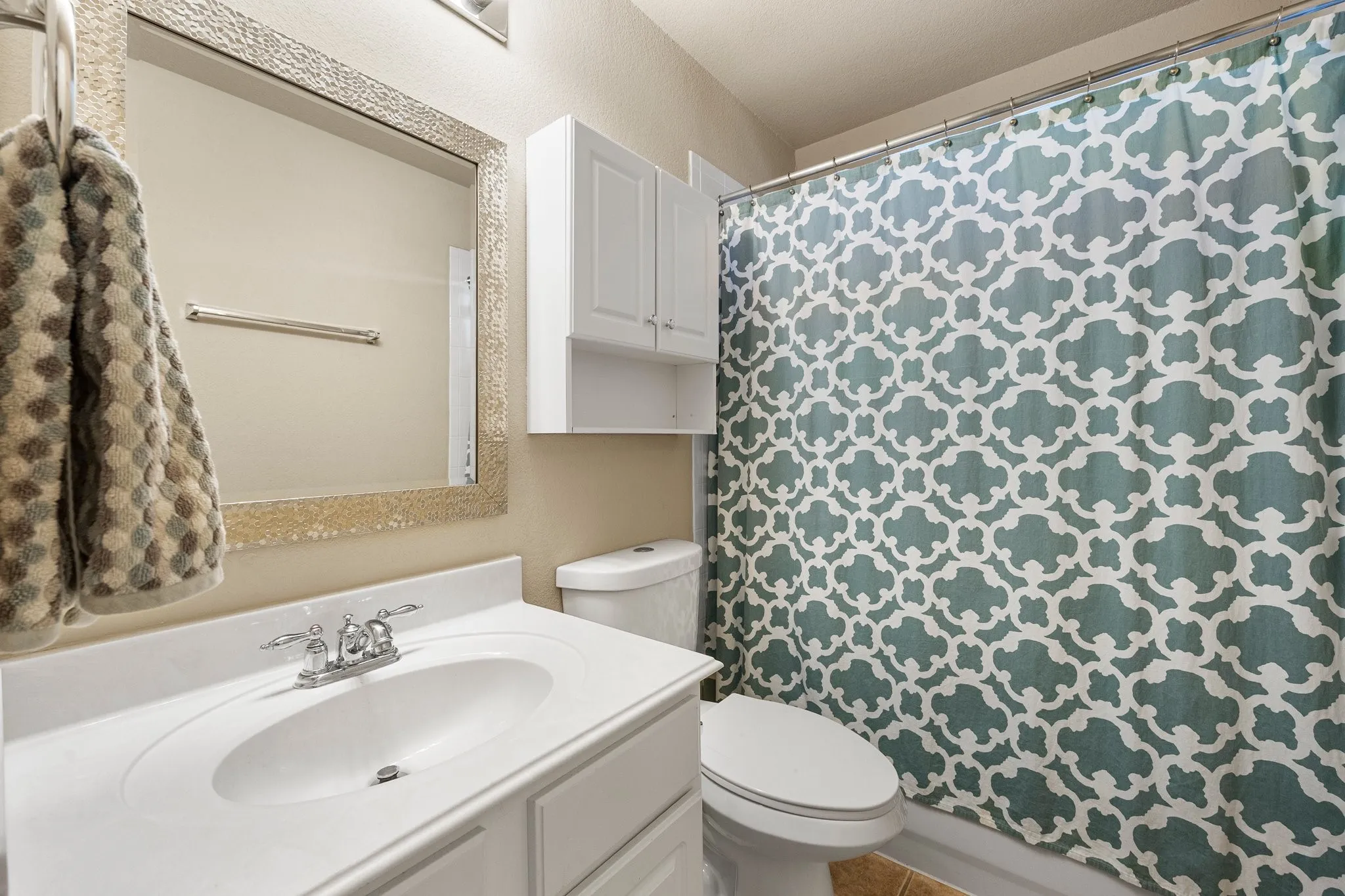 Single Family Residence For Sale in Denton County , 8492 Liverpool Lane, Frisco, Texas 75036, 4 Bedroom, 4 Bathroom, 2 Garage spaces, 3,263 Sqft, built in 2005, mls#21331727, Real Estate Agent in Frisco, Homes For Sale in Denton county, Homes For Sale in Frisco, Realtor in Frisco Texas, Real Estate Brokerage Independent Realty Texas, Luminita Cordes Realtor