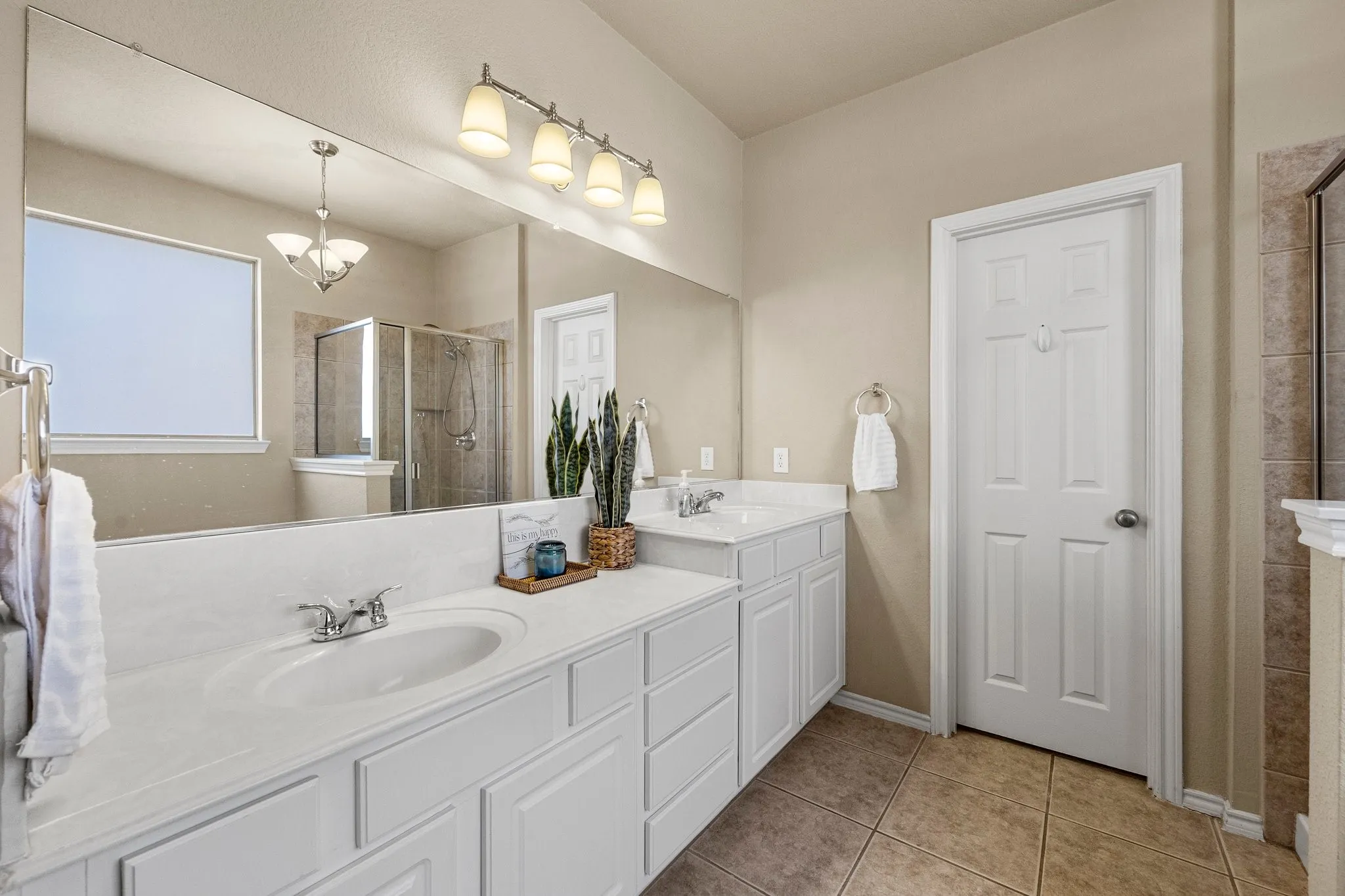 Single Family Residence For Sale in Denton County , 8492 Liverpool Lane, Frisco, Texas 75036, 4 Bedroom, 4 Bathroom, 2 Garage spaces, 3,263 Sqft, built in 2005, mls#21331727, Real Estate Agent in Frisco, Homes For Sale in Denton county, Homes For Sale in Frisco, Realtor in Frisco Texas, Real Estate Brokerage Independent Realty Texas, Luminita Cordes Realtor