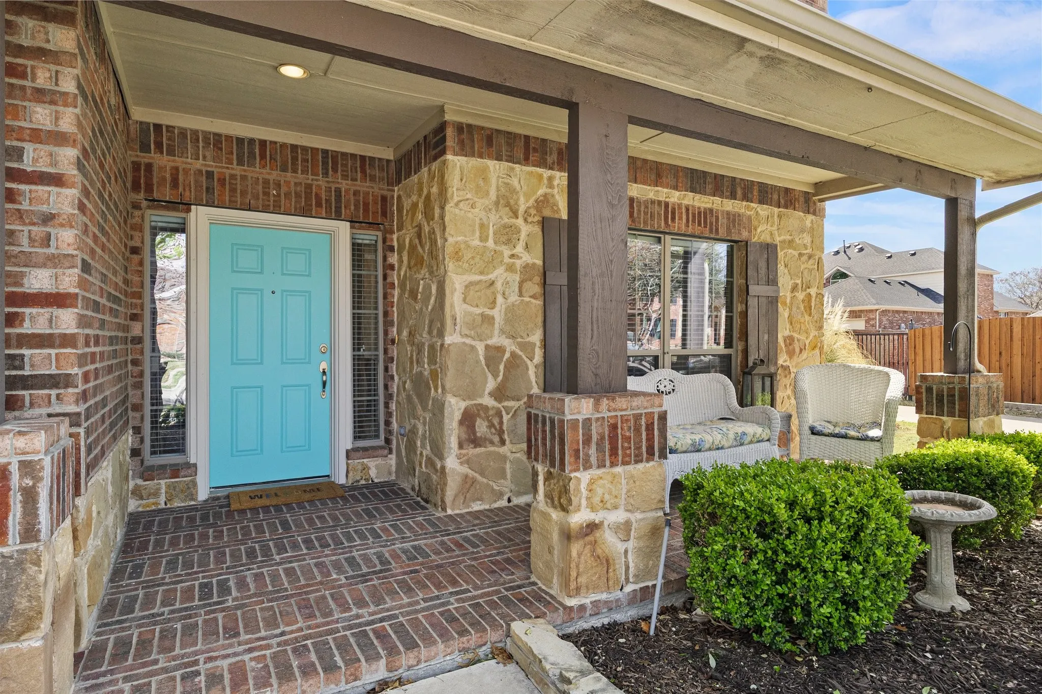 Single Family Residence For Sale in Denton County , 8492 Liverpool Lane, Frisco, Texas 75036, 4 Bedroom, 4 Bathroom, 2 Garage spaces, 3,263 Sqft, built in 2005, mls#21331727, Real Estate Agent in Frisco, Homes For Sale in Denton county, Homes For Sale in Frisco, Realtor in Frisco Texas, Real Estate Brokerage Independent Realty Texas, Luminita Cordes Realtor