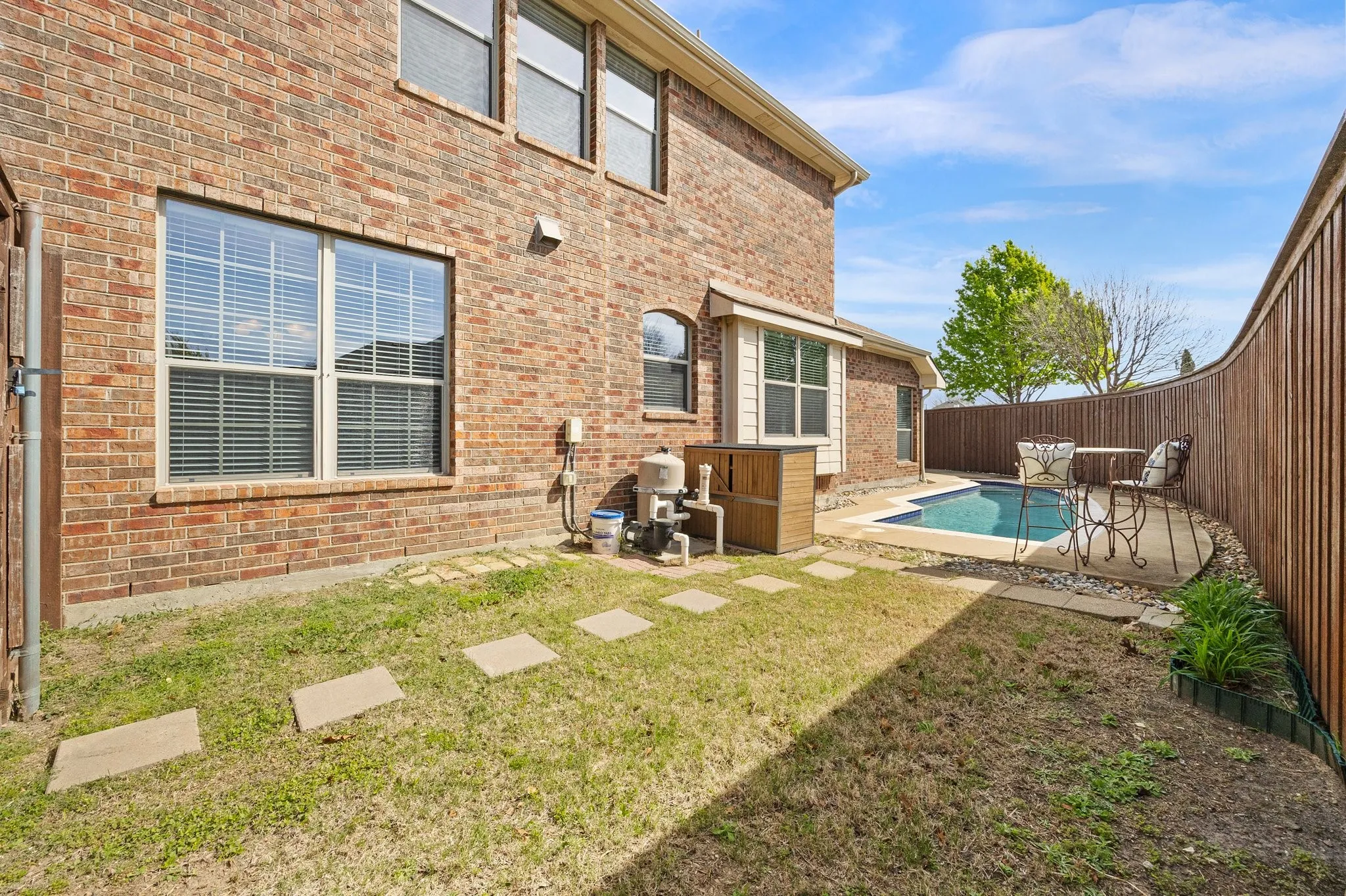 Single Family Residence For Sale in Denton County , 8492 Liverpool Lane, Frisco, Texas 75036, 4 Bedroom, 4 Bathroom, 2 Garage spaces, 3,263 Sqft, built in 2005, mls#21331727, Real Estate Agent in Frisco, Homes For Sale in Denton county, Homes For Sale in Frisco, Realtor in Frisco Texas, Real Estate Brokerage Independent Realty Texas, Luminita Cordes Realtor