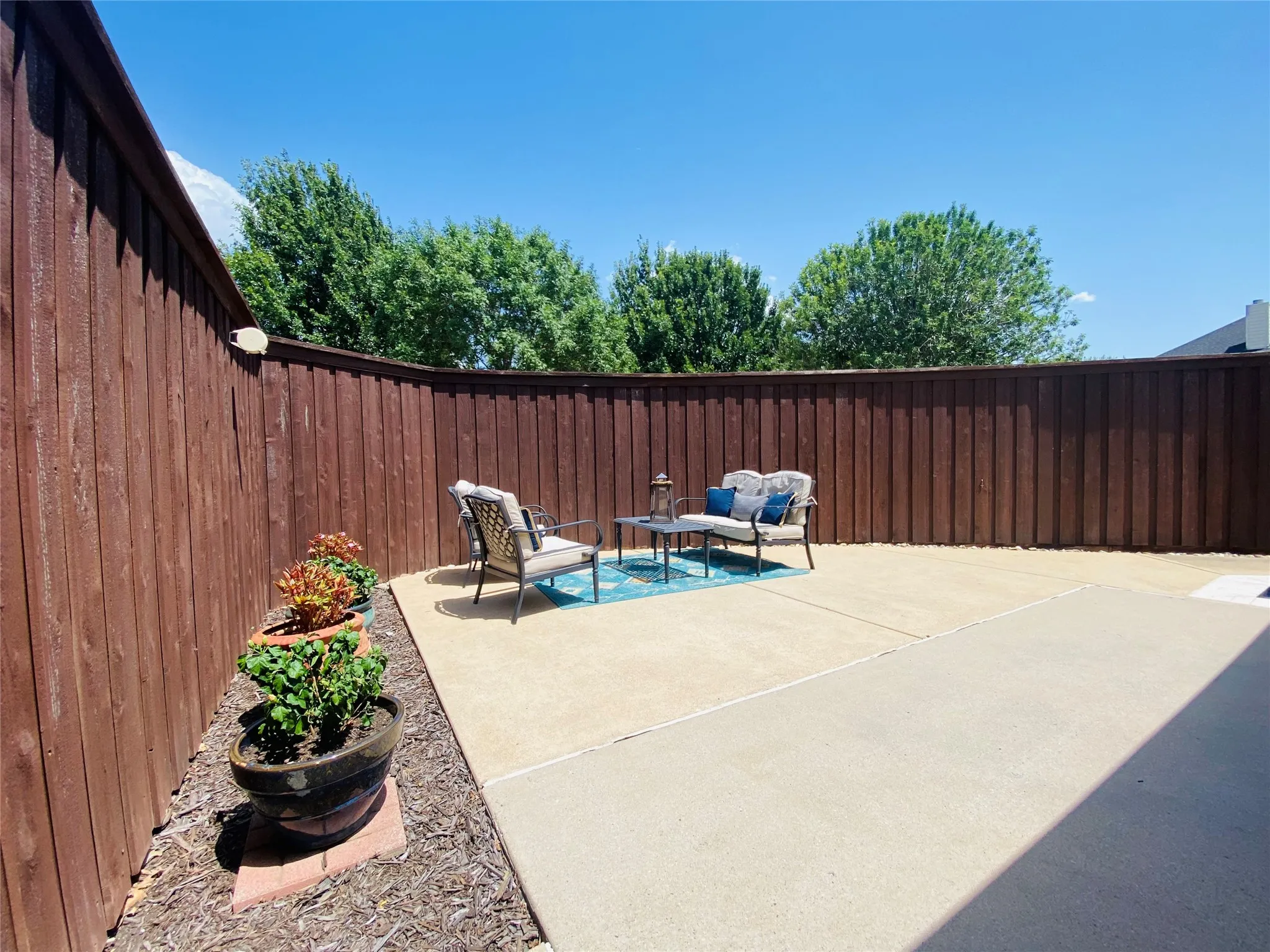 Single Family Residence For Sale in Denton County , 8492 Liverpool Lane, Frisco, Texas 75036, 4 Bedroom, 4 Bathroom, 2 Garage spaces, 3,263 Sqft, built in 2005, mls#21331727, Real Estate Agent in Frisco, Homes For Sale in Denton county, Homes For Sale in Frisco, Realtor in Frisco Texas, Real Estate Brokerage Independent Realty Texas, Luminita Cordes Realtor