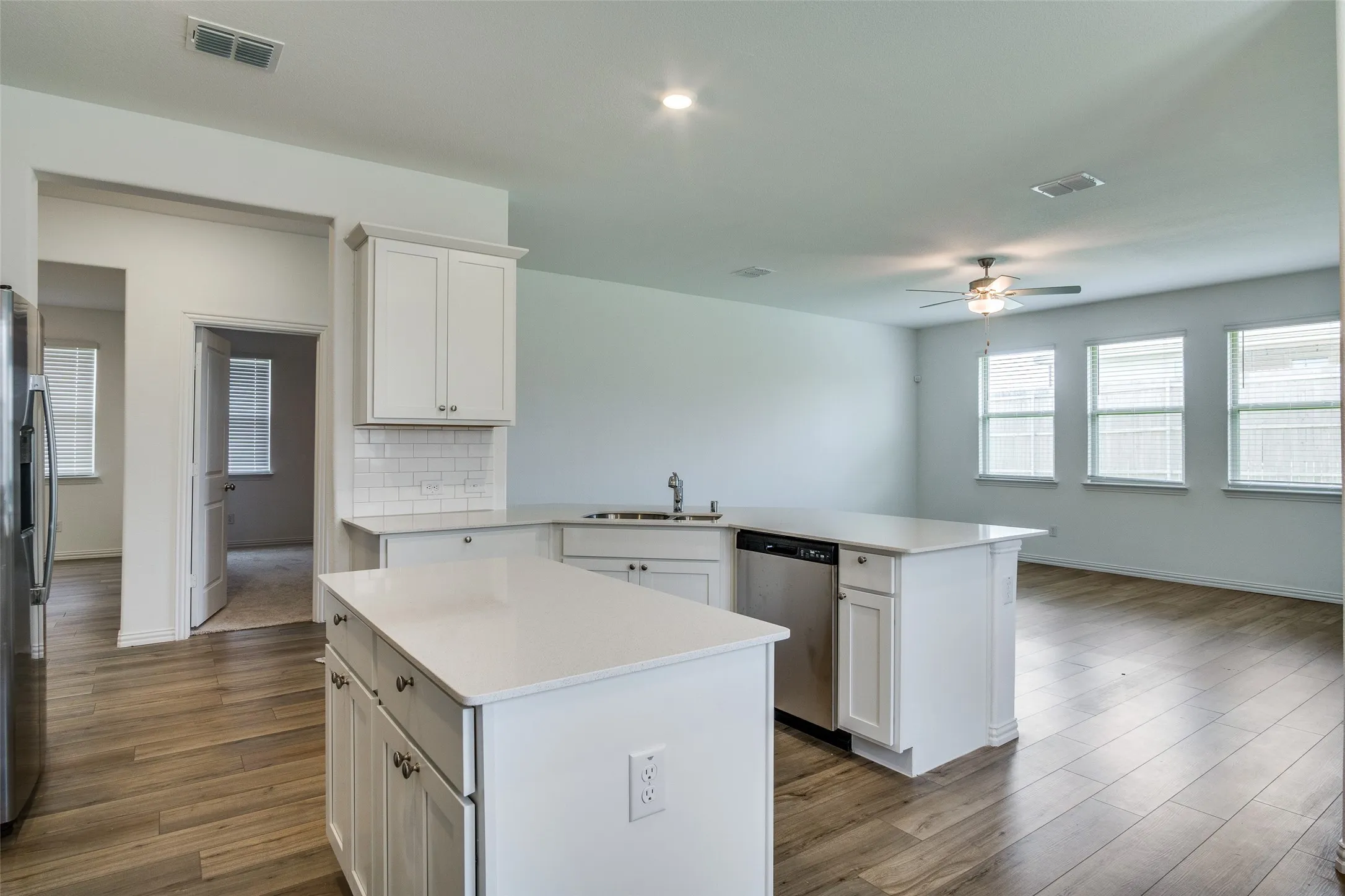 Single Family Residence For Rent in Tarrant County , 1228 Almond Road, Azle, Texas 76020, 4 Bedroom, 2 Bathroom, 2 Garage spaces, 1,996 Sqft, built in 2023, mls#21328391, Real Estate Agent in Azle, Homes For Rent in Tarrant county, Homes For Rent in Azle, Realtor in Azle Texas, Real Estate Brokerage Independent Realty Texas, Luminita Cordes Realtor